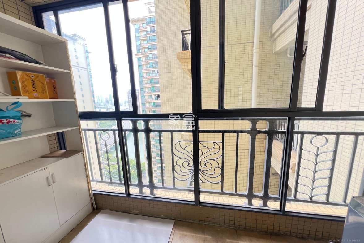 恒大御景湾  4室2厅2卫    3800.0元/月 恒大御景湾  4室2厅2卫    3800.0元/月室内图