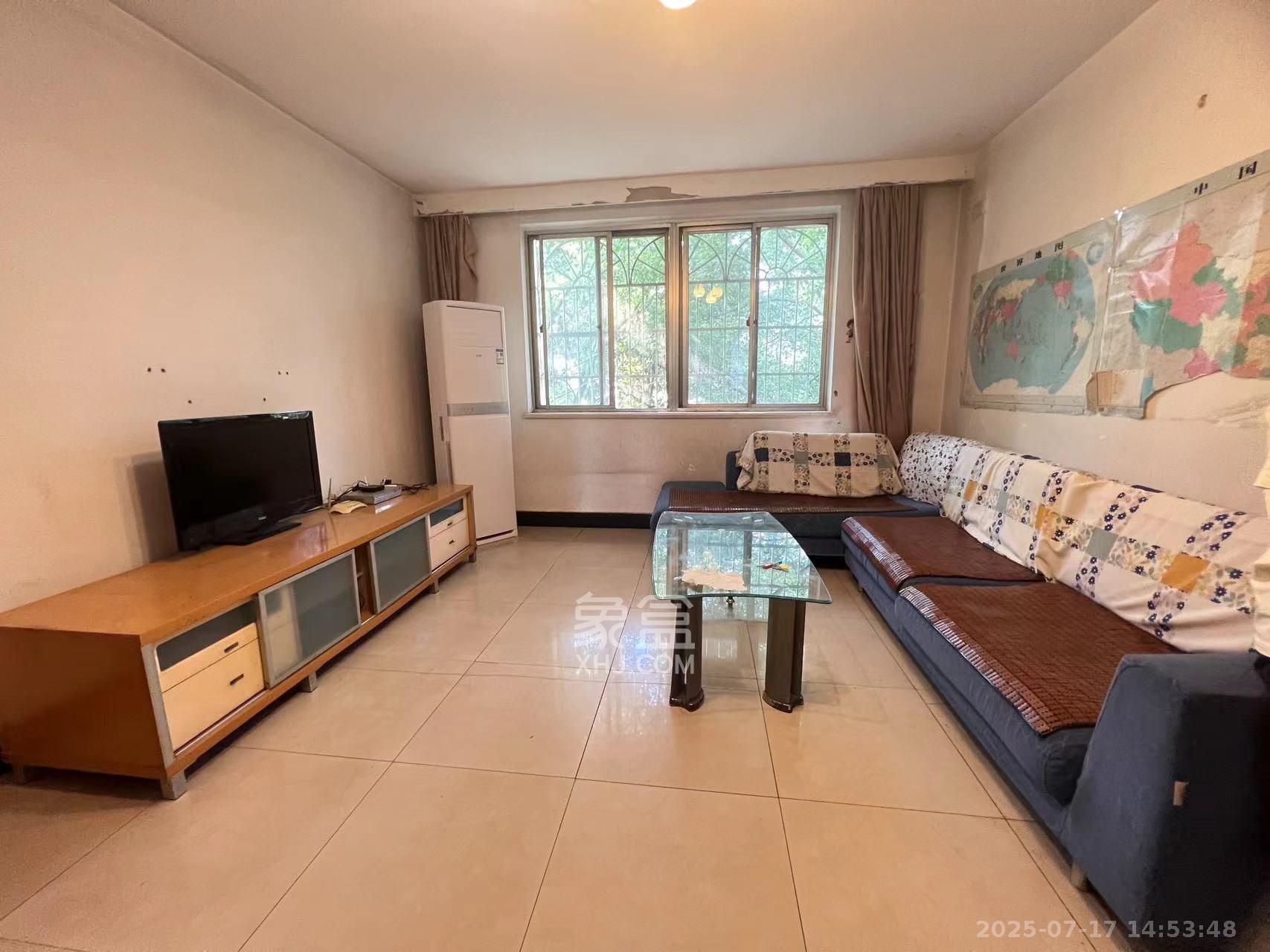 轻苑小区 3室1厅1卫 2000.0元/月 轻苑小区 3室1厅1卫 2000.0元/月室内图