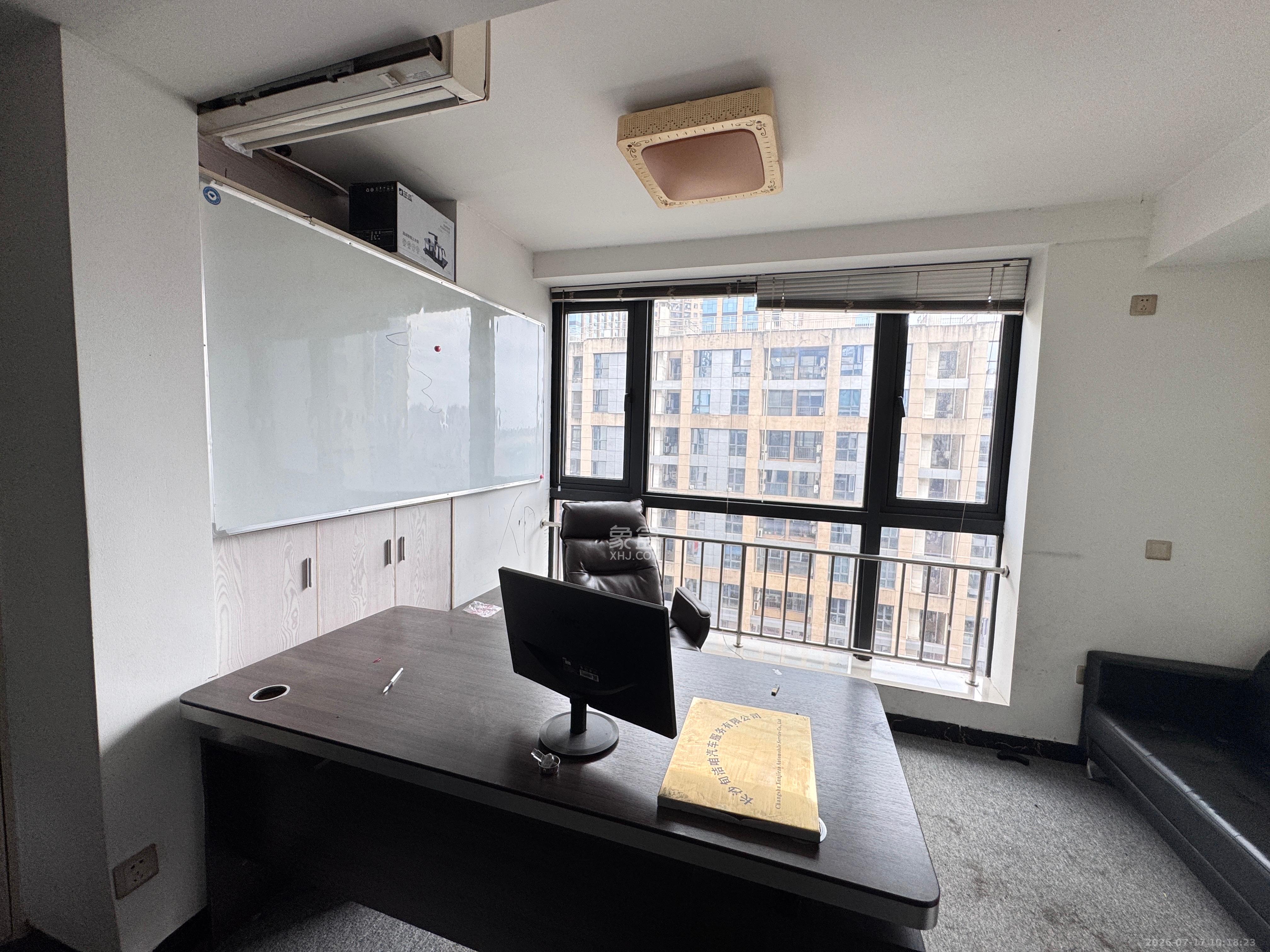 德思勤城市广场(宝格丽公寓) 1室1厅1卫 6000.0元/月 德思勤城市广场(宝格丽公寓) 1室1厅1卫 6000.0元/月室内图