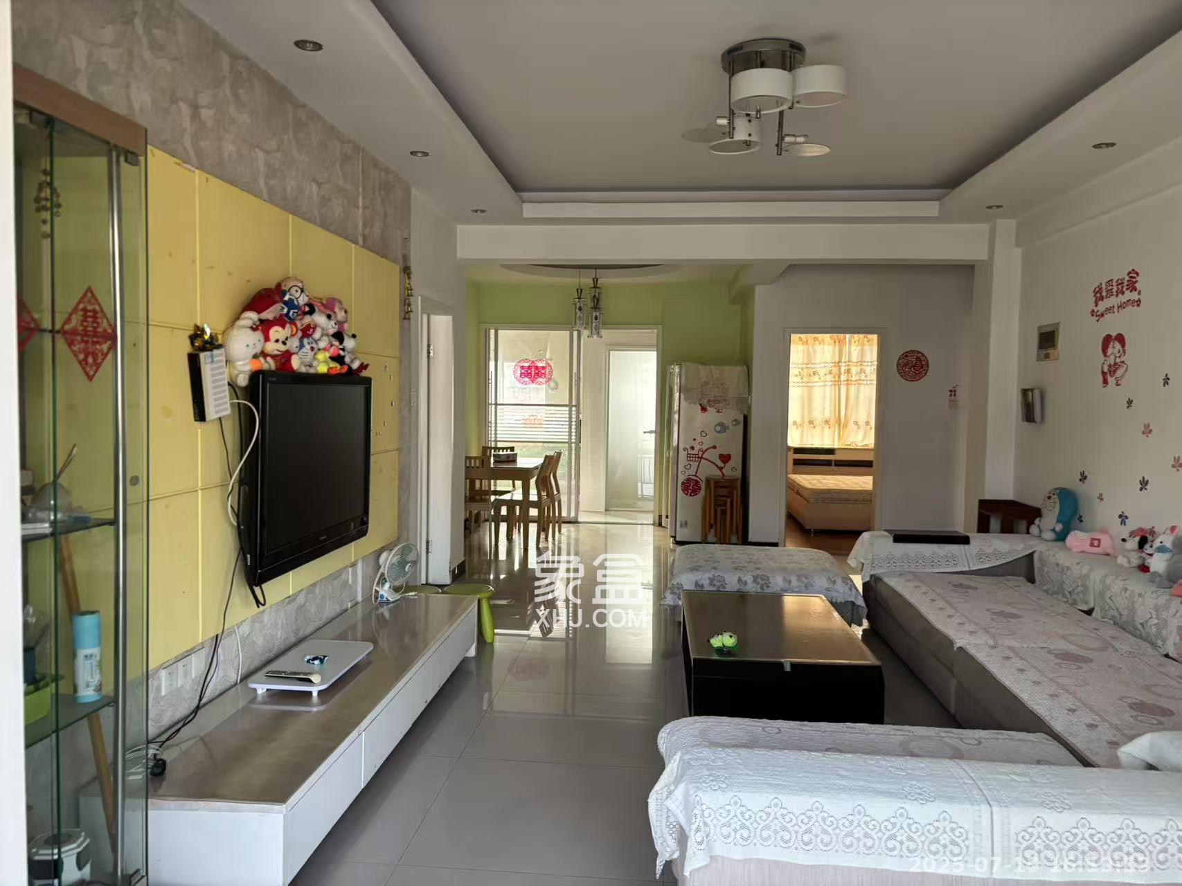 金领家族 3室2厅1卫 1800.0元/月 金领家族 3室2厅1卫 1800.0元/月室内图