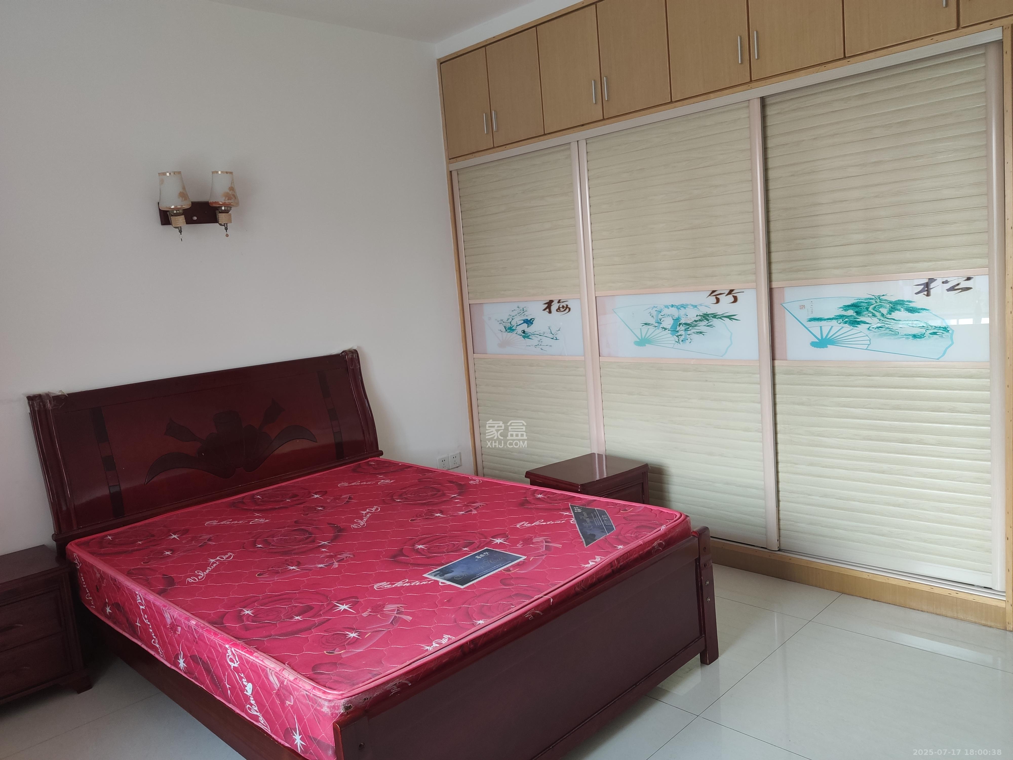 红树湾  1室2厅1卫   1800.00元/月室内图