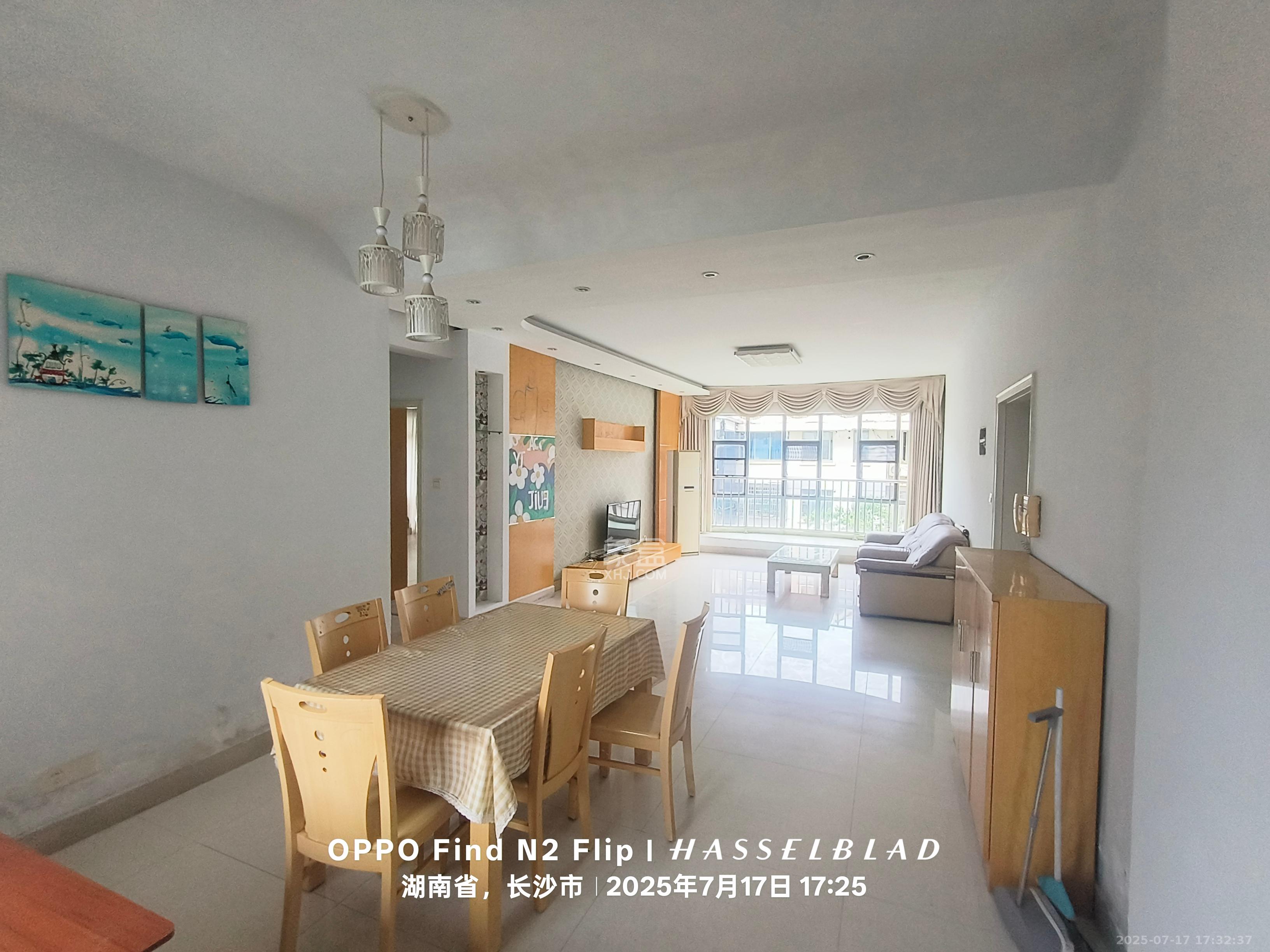 芙蓉苑 3室2厅2卫 2500.0元/月 芙蓉苑 3室2厅2卫 2500.0元/月室内图