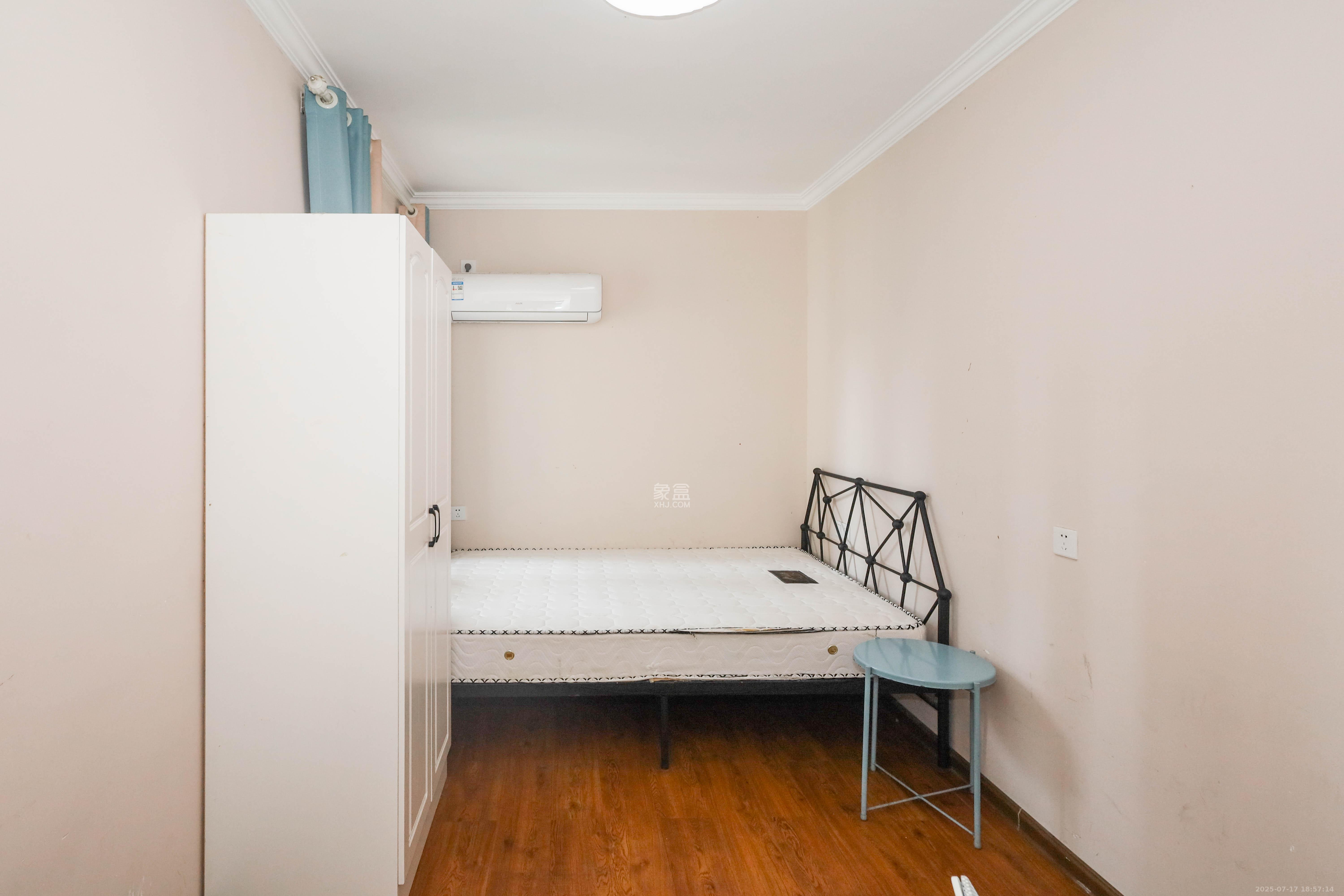 中国铁建梅溪青秀二期 3室2厅2卫 115.0万 中国铁建梅溪青秀二期 3室2厅2卫 115.0万卧室