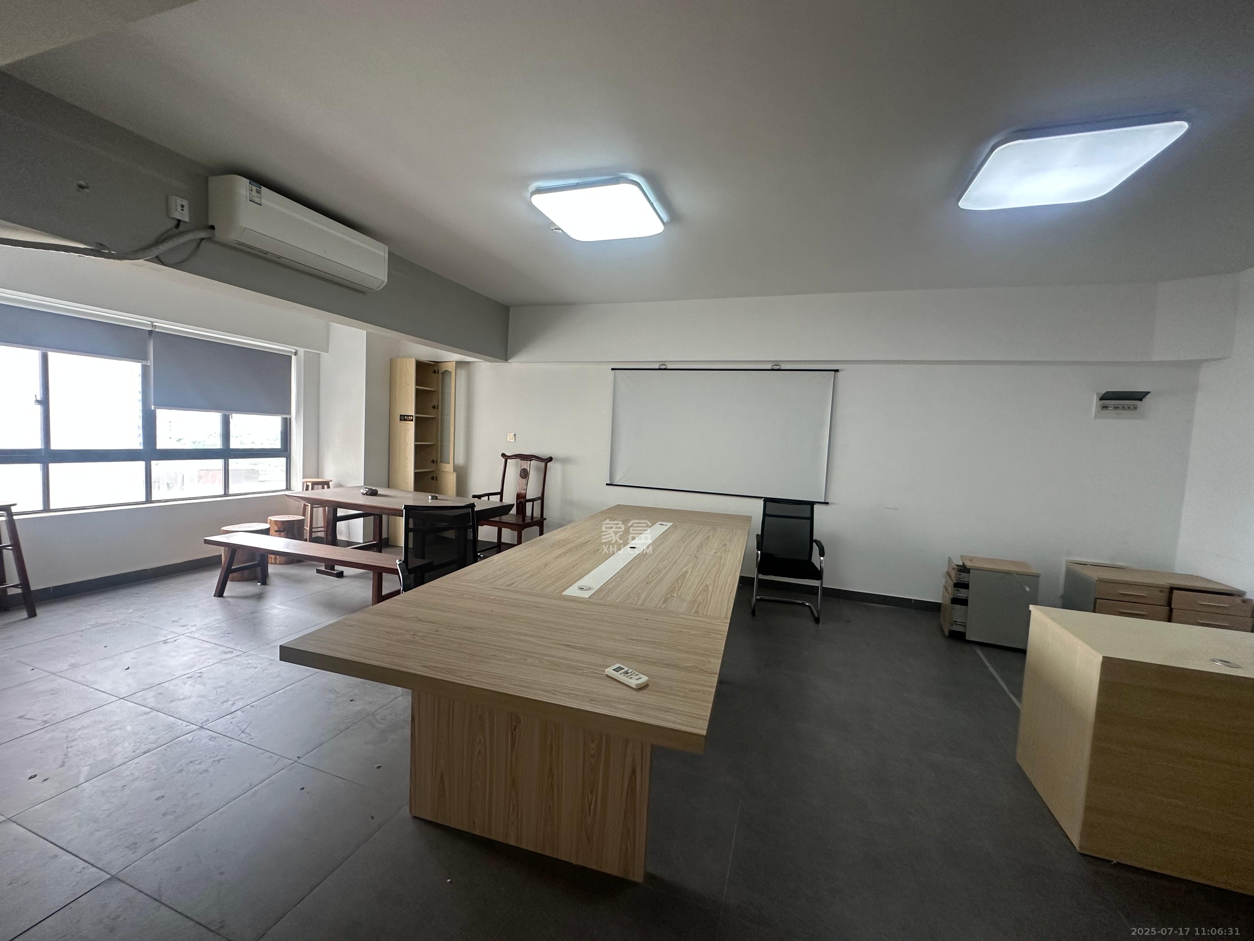 当代滨江MOMA 1室1厅1卫 4000.0元/月 当代滨江MOMA 1室1厅1卫 4000.0元/月室内图