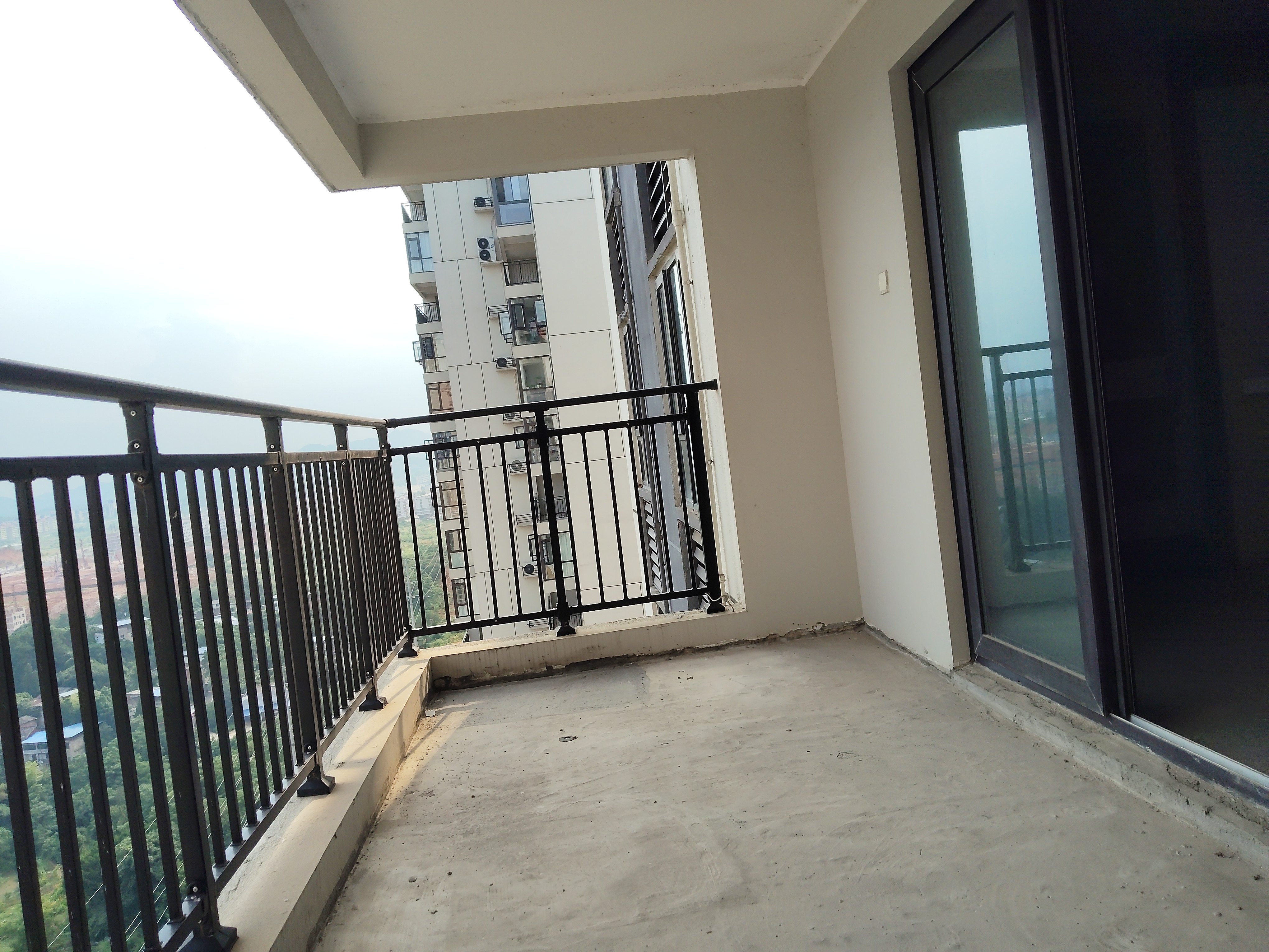 碧桂园正央时代 3室2厅2卫 66.0万 碧桂园正央时代 3室2厅2卫 66.0万客厅