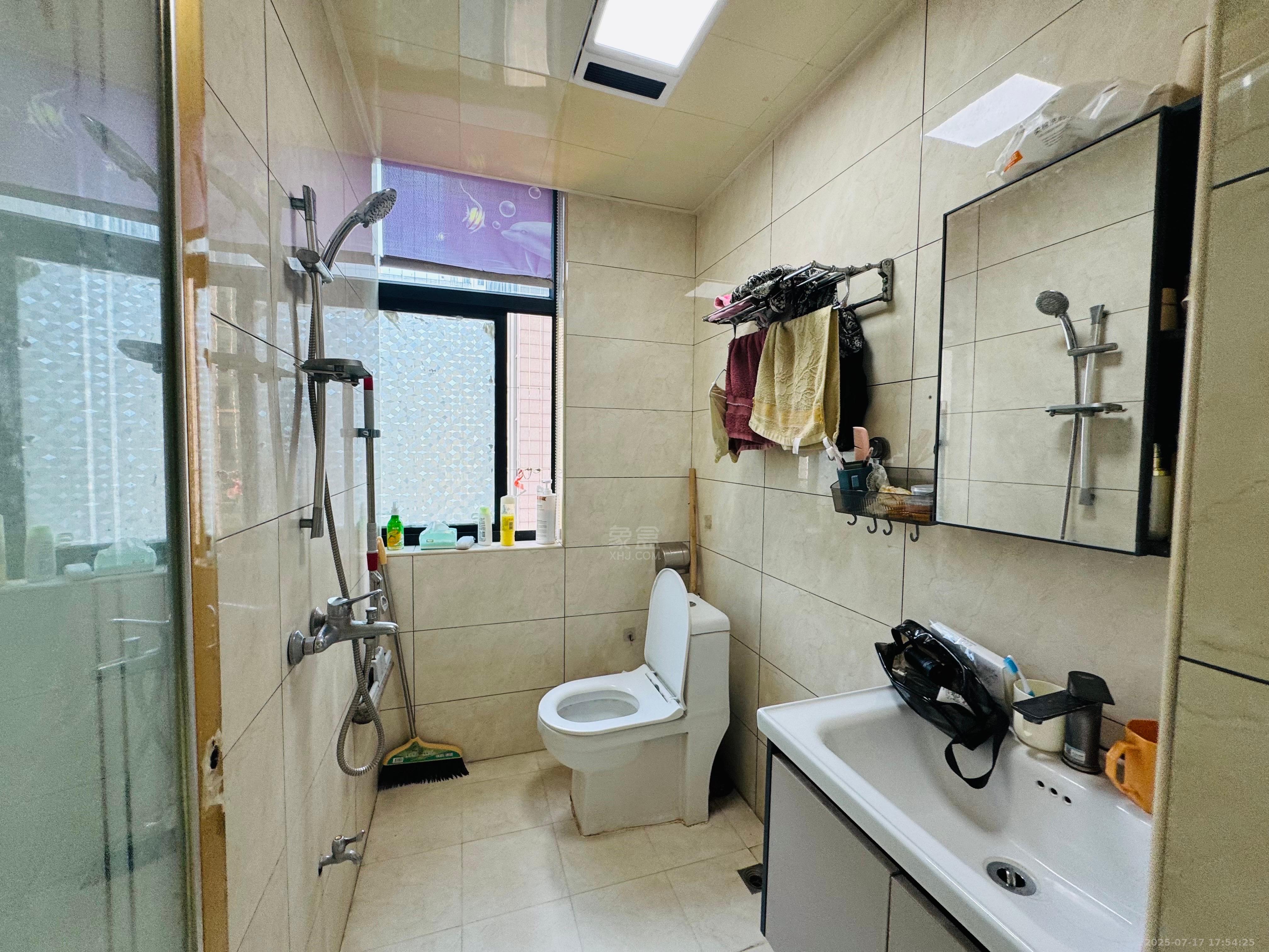 慈善大厦  1室1厅1卫    1100.0元/月 慈善大厦  1室1厅1卫    1100.0元/月室内图