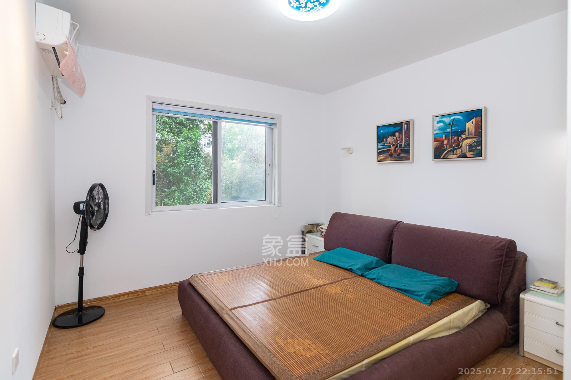 荣盛岳麓峰景 6室2厅3卫 128.8万 荣盛岳麓峰景 6室2厅3卫 128.8万卧室