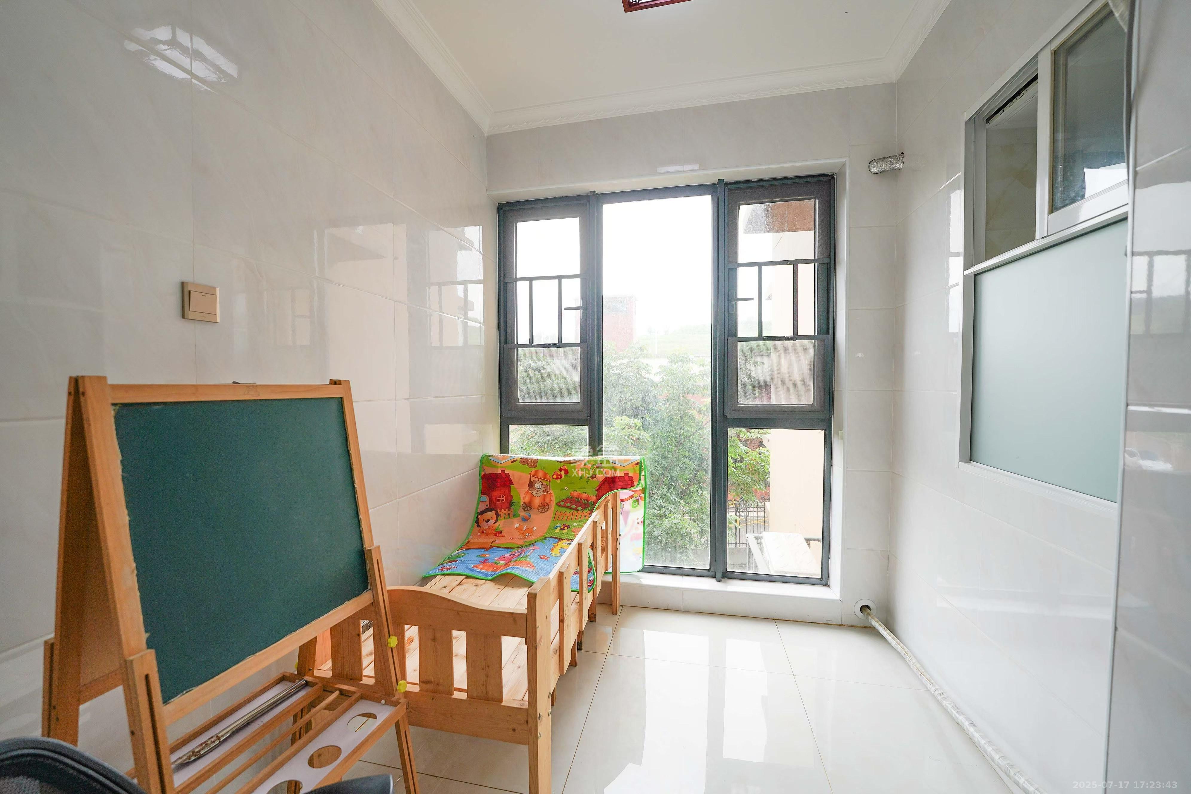 怡海星城 3室2厅1卫 2300.0元/月 怡海星城 3室2厅1卫 2300.0元/月室内图