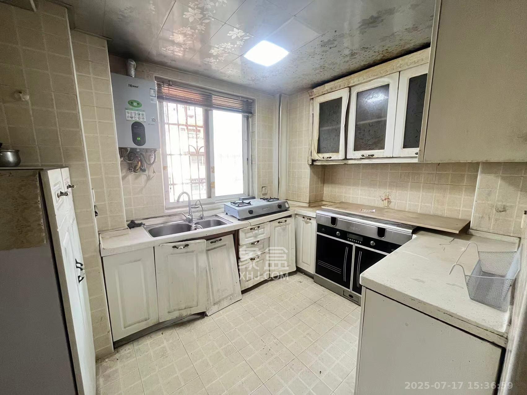 天伦公寓 3室2厅2卫 2300.0元/月 天伦公寓 3室2厅2卫 2300.0元/月室内图