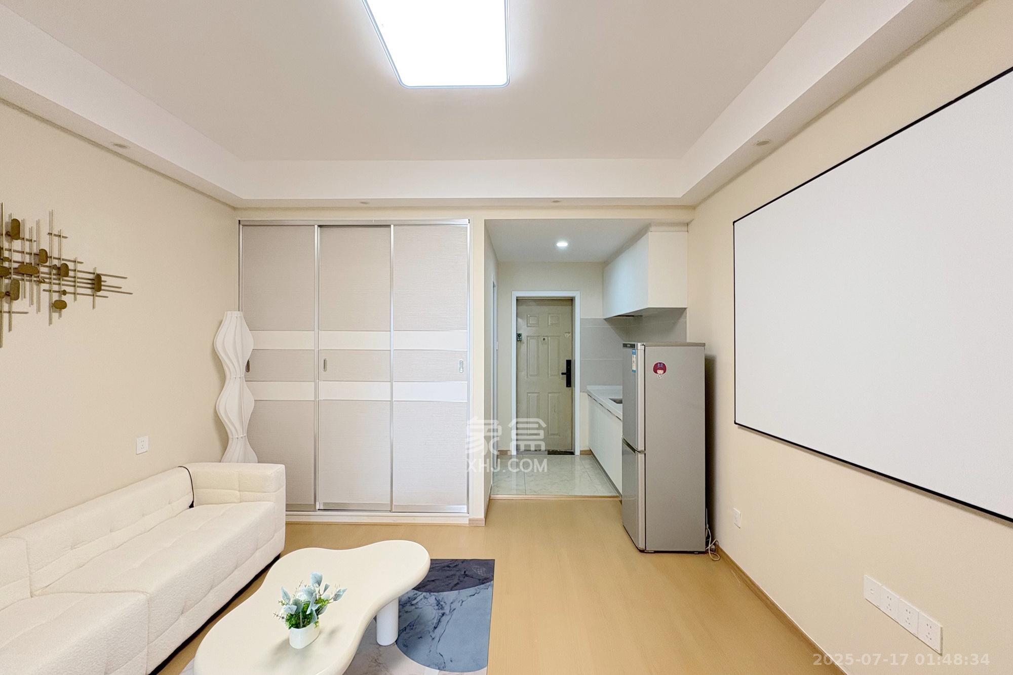 日出东方 2室1厅1卫 49.8万 日出东方 2室1厅1卫 49.8万客厅