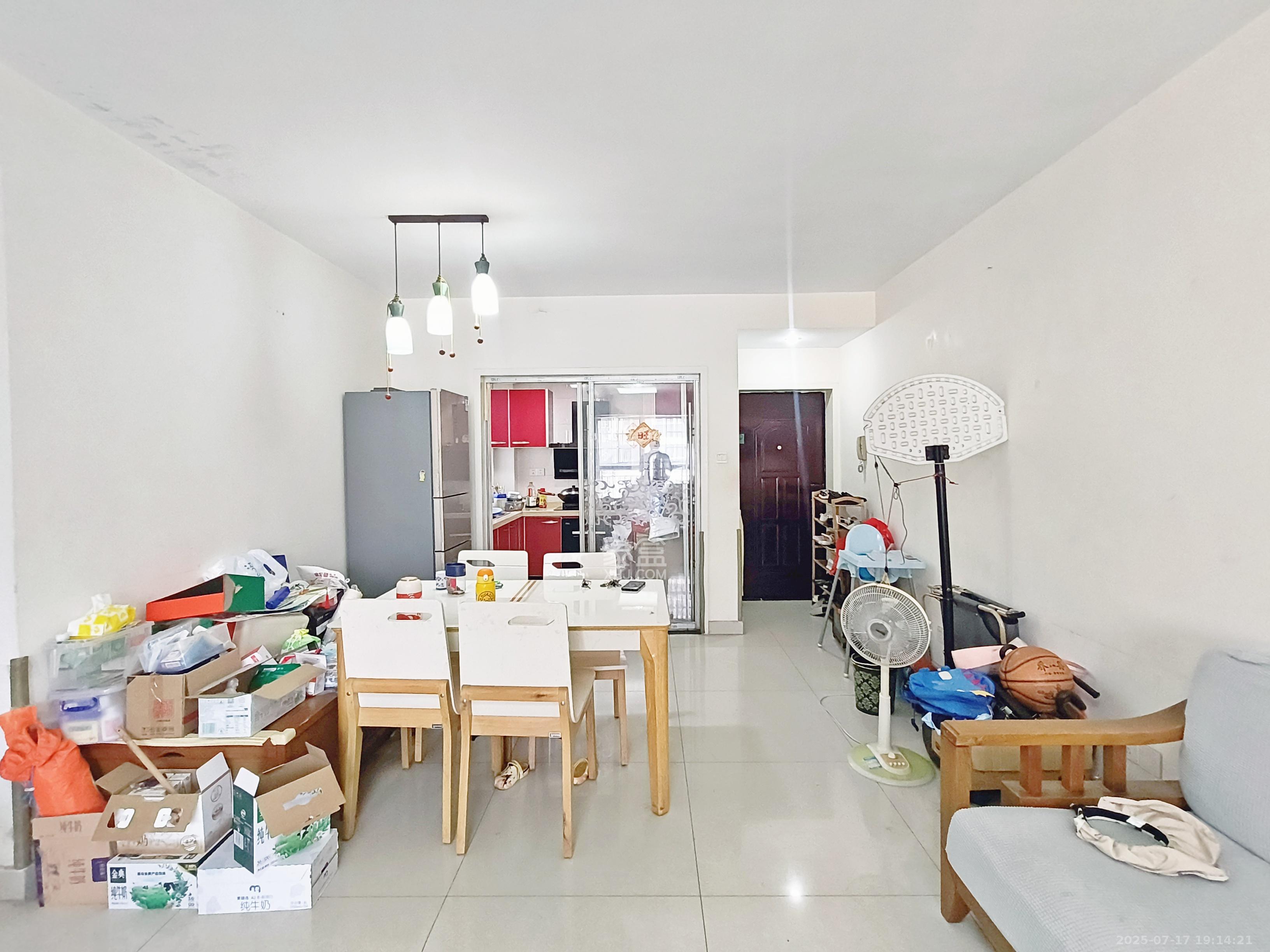 枫林美景  3室2厅1卫   2500.00元/月室内图