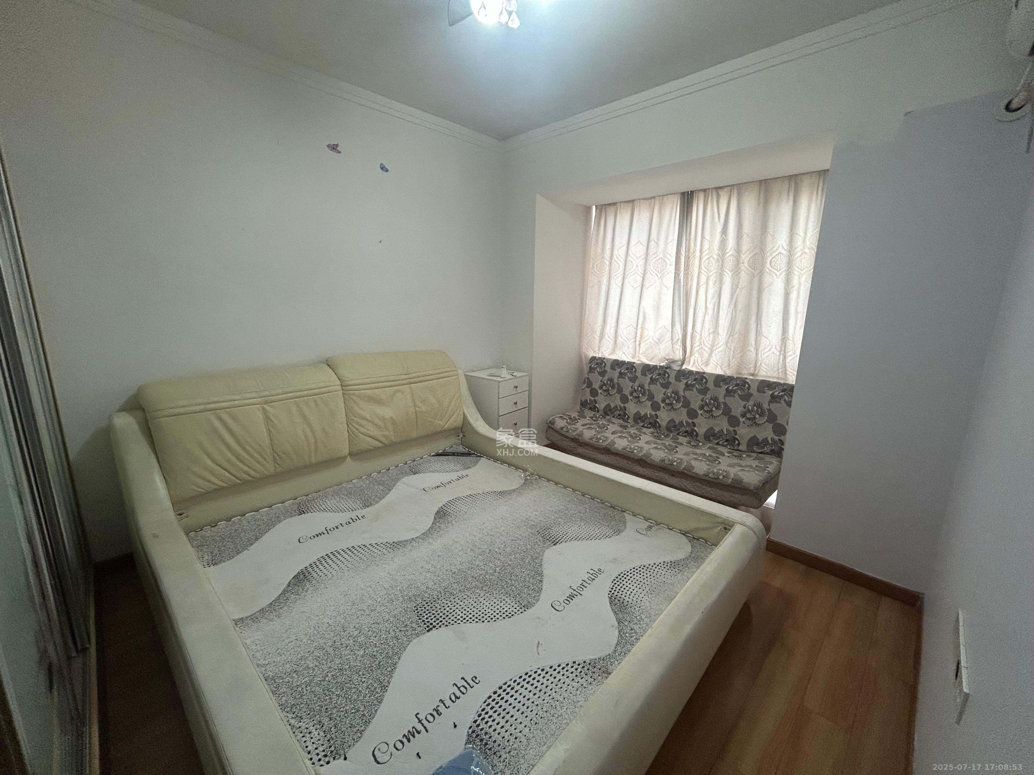 旭辉华庭  3室2厅1卫    1800.0元/月 旭辉华庭  3室2厅1卫    1800.0元/月室内图