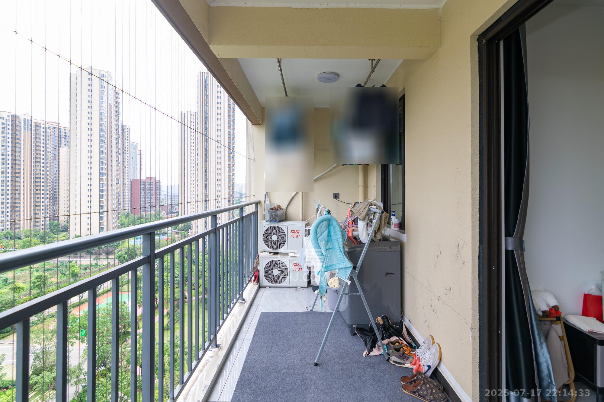 美的翰城  3室2厅2卫    60.0万阳台