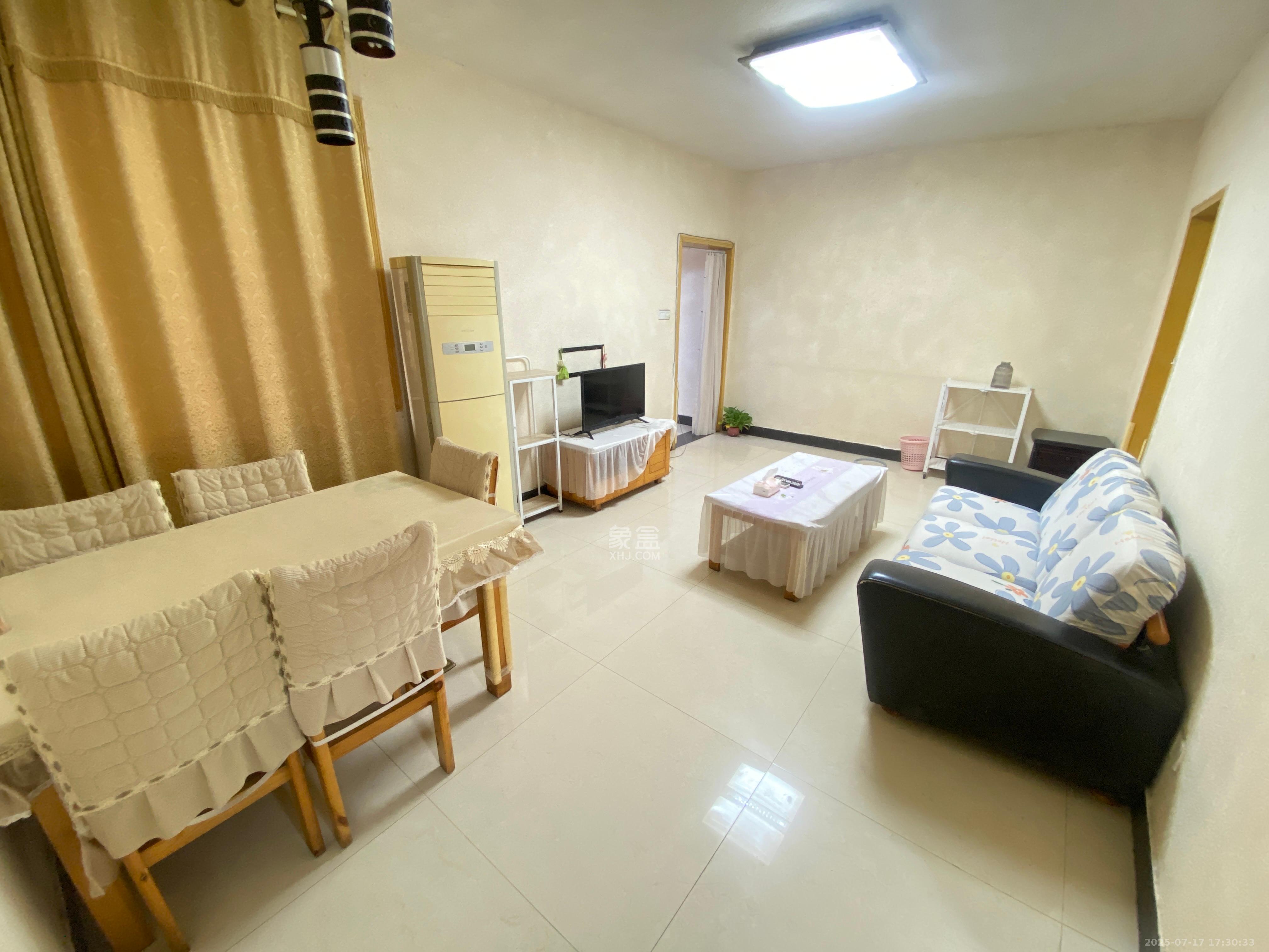 巧克力空间（建鸿达现代大厦）  2室2厅1卫   2200.00元/月室内图