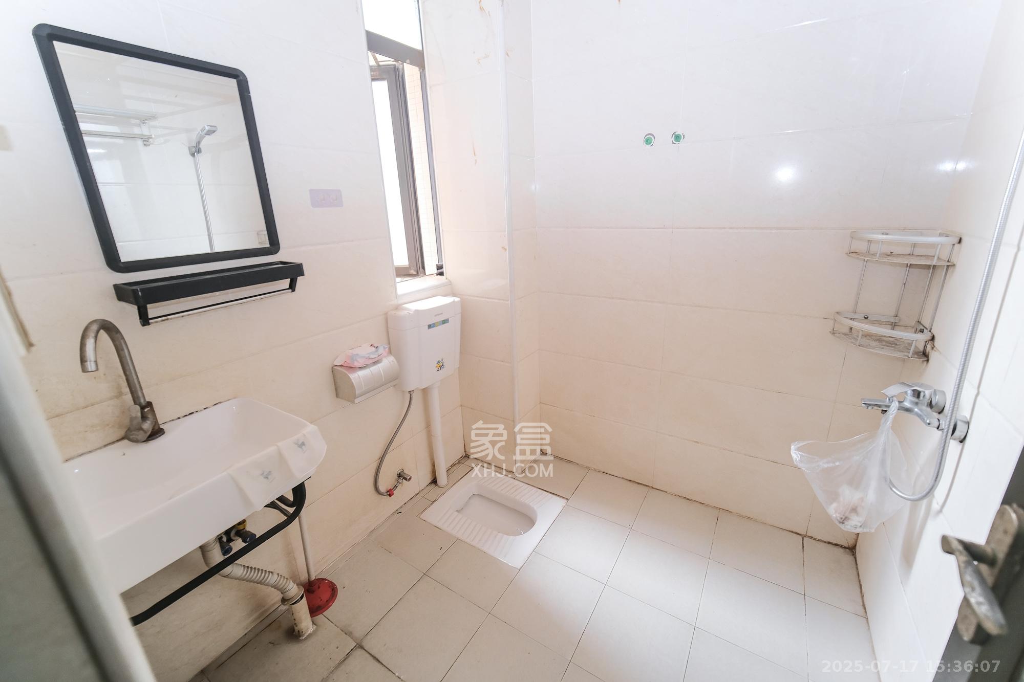 星雅美辰 3室2厅2卫 85.0万 星雅美辰 3室2厅2卫 85.0万卫生间