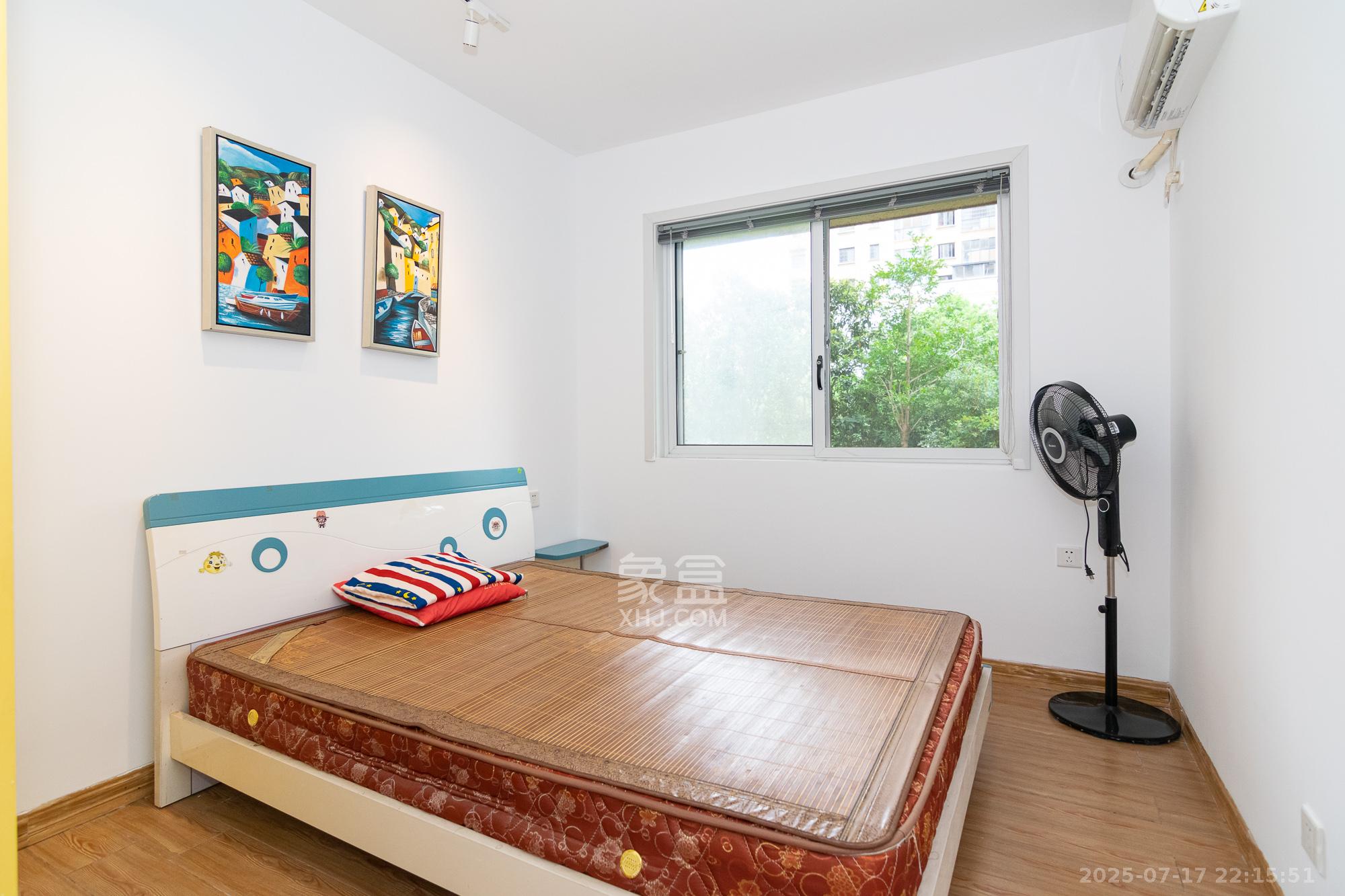 荣盛岳麓峰景 6室2厅3卫 128.8万 荣盛岳麓峰景 6室2厅3卫 128.8万卧室