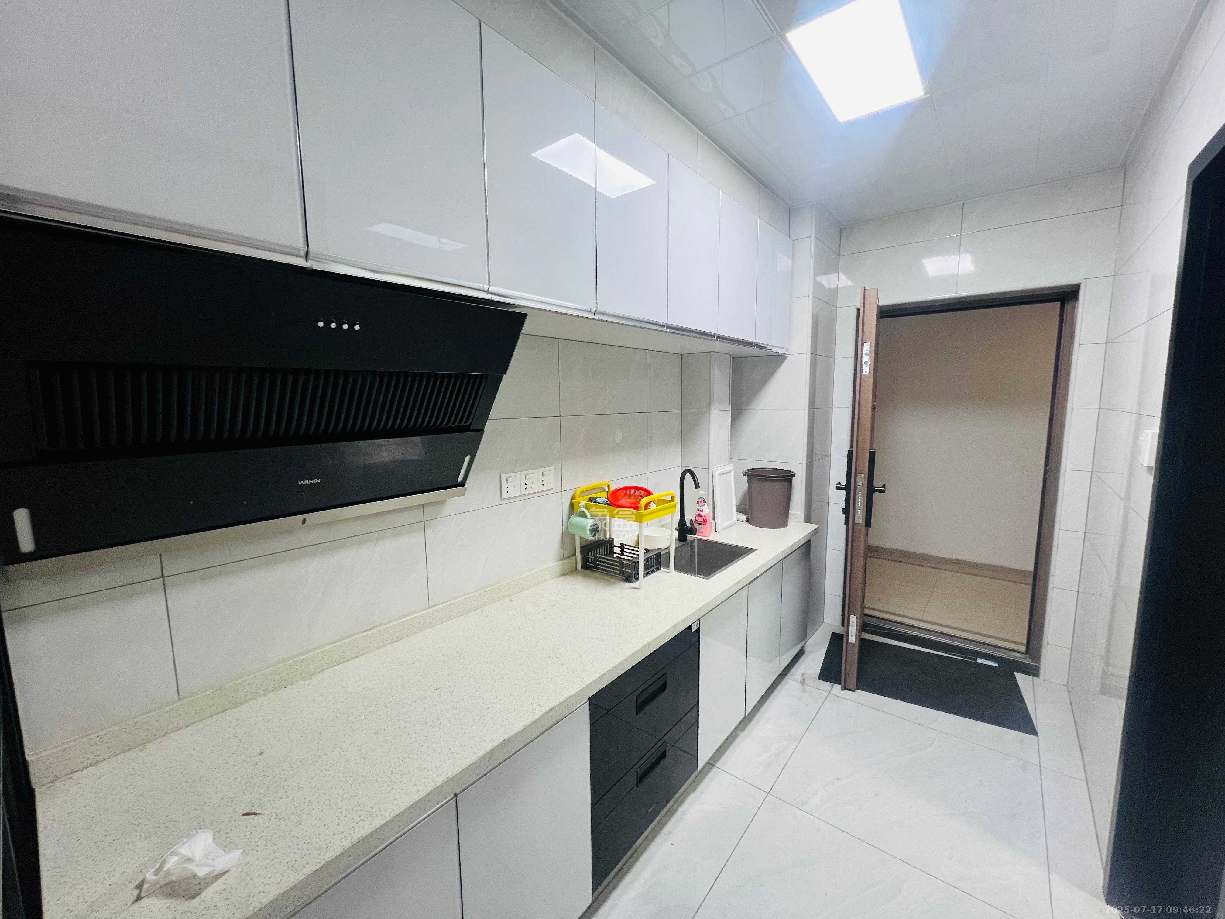 奥克斯滨仕花园(奥克斯洋湖广场/奥克斯中心)  1室0厅0卫    2200.0元/月 奥克斯滨仕花园(奥克斯洋湖广场/奥克斯中心)  1室0厅0卫    2200.0元/月室内图