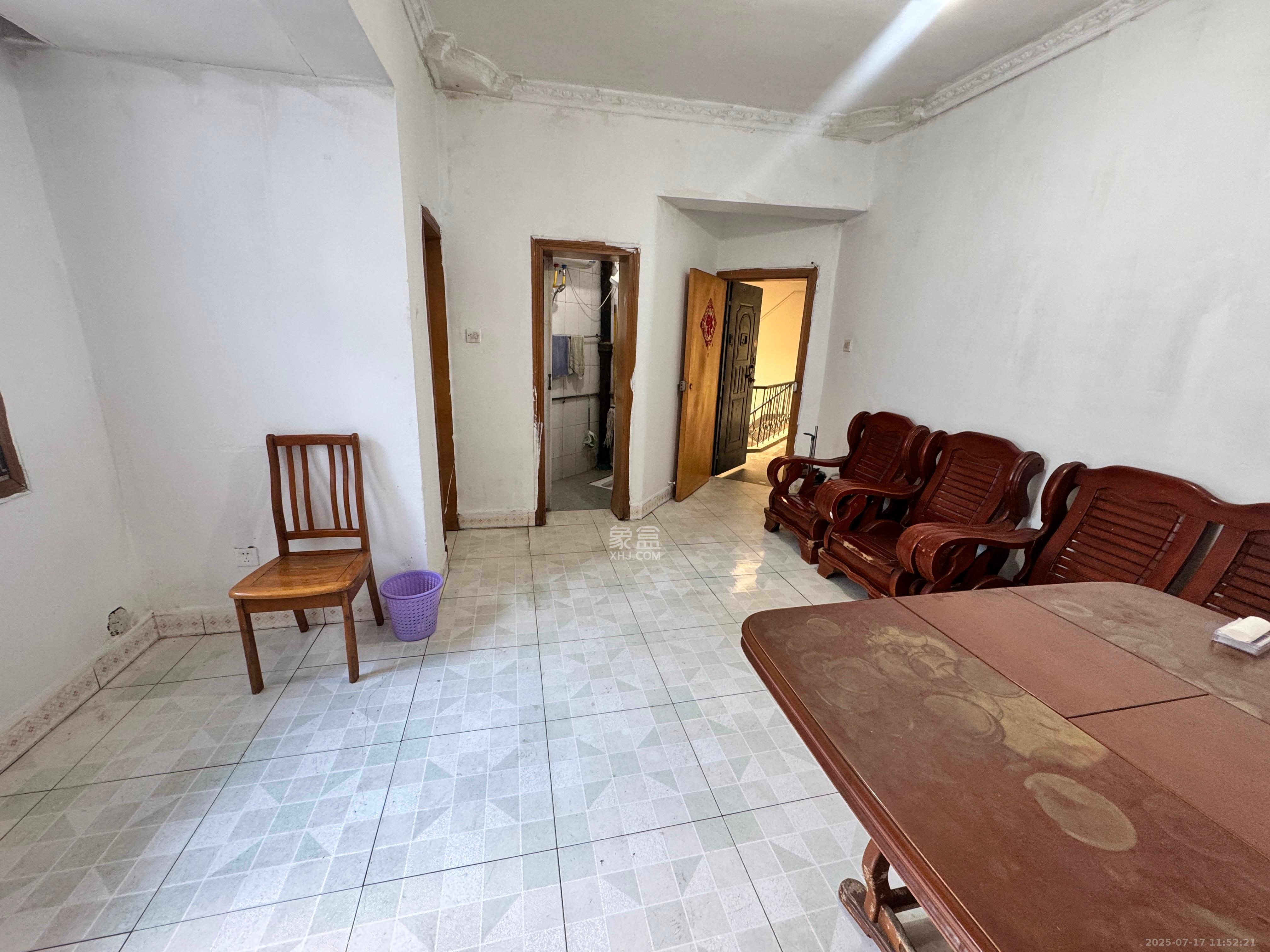 市工行南门口分理处职工宿舍(南沙井巷32) 3室1厅1卫 800.0元/月 市工行南门口分理处职工宿舍(南沙井巷32) 3室1厅1卫 800.0元/月室内图