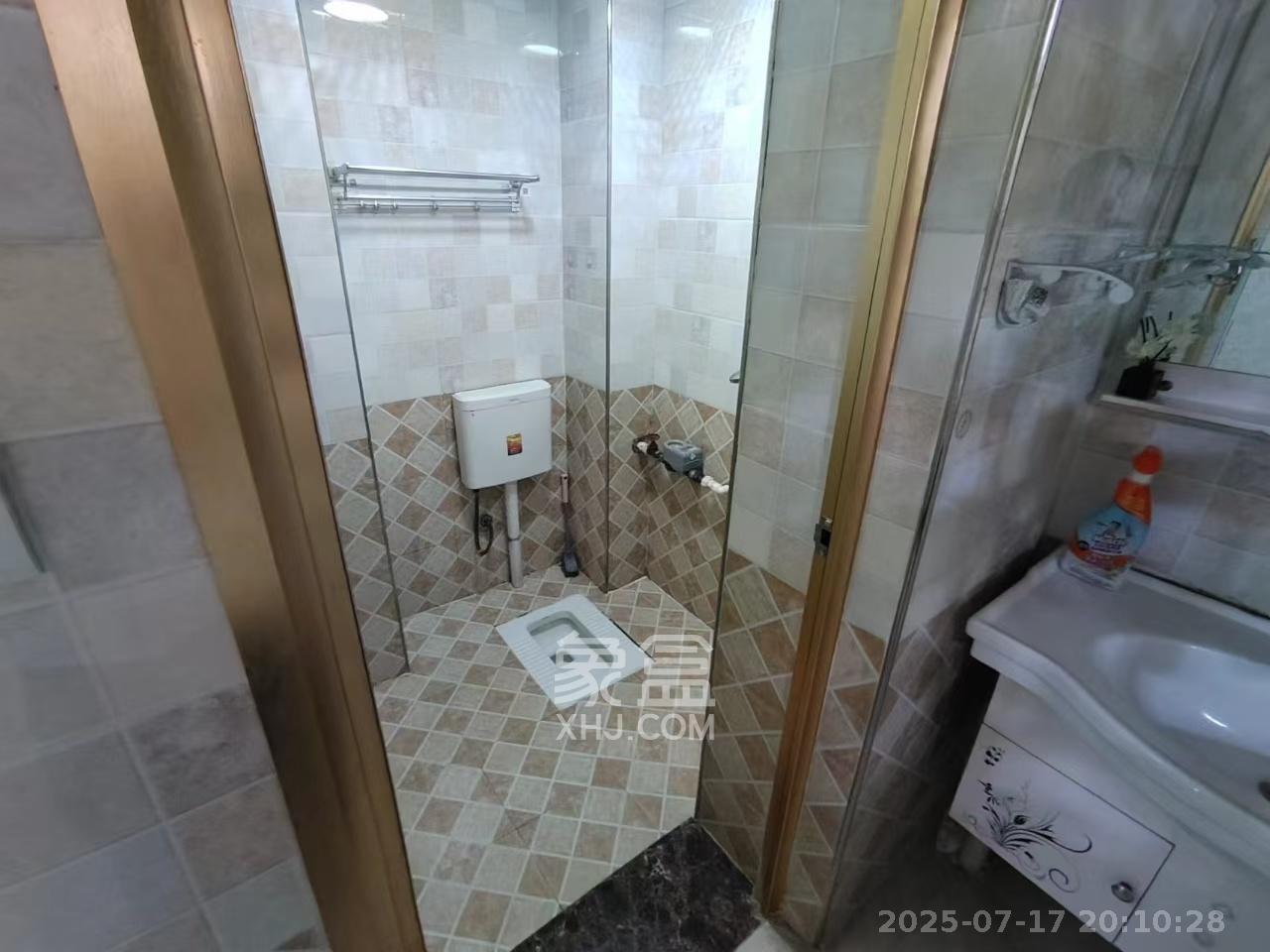 和庄  3室2厅1卫   2300.00元/月室内图