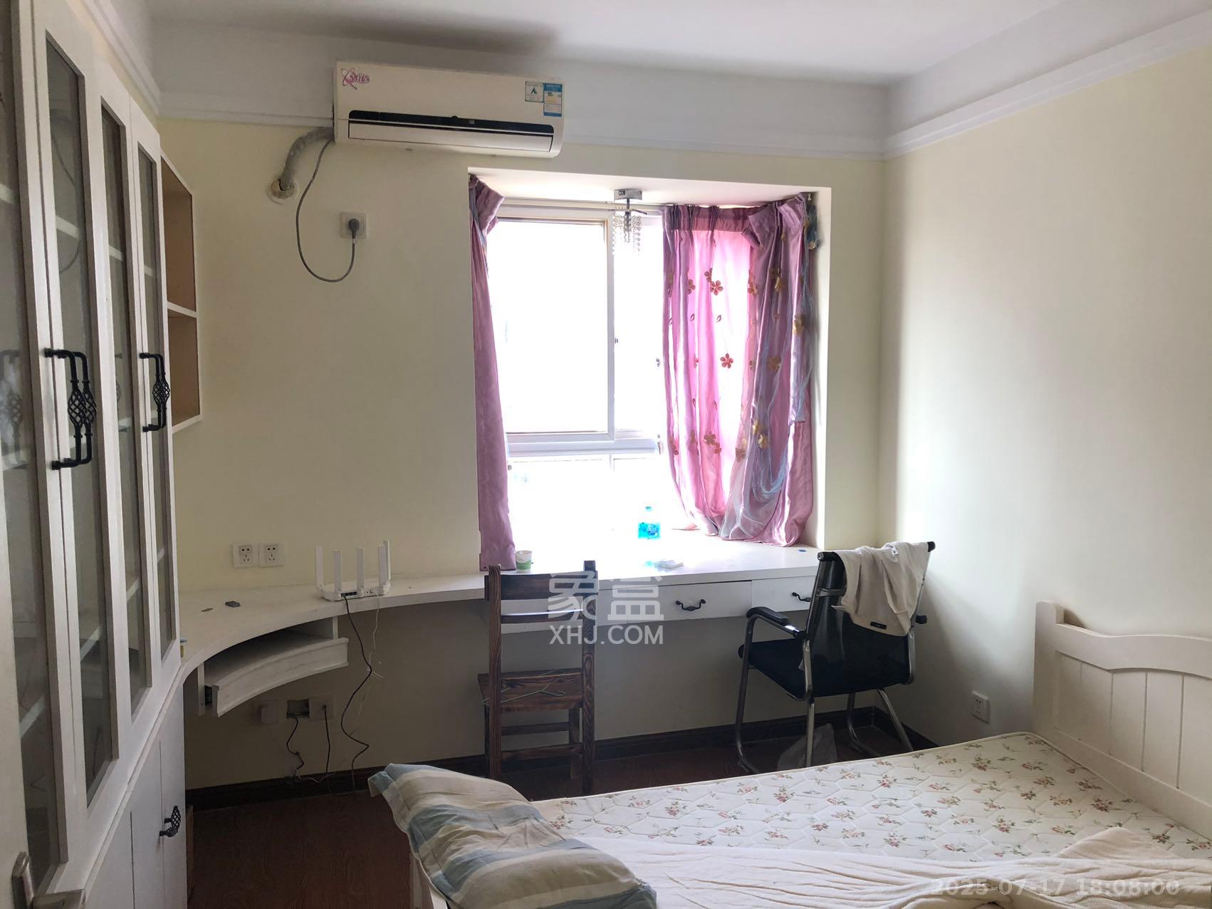 嘉盛华庭（一期、二期、三期）  3室2厅2卫    2700.0元/月室内图