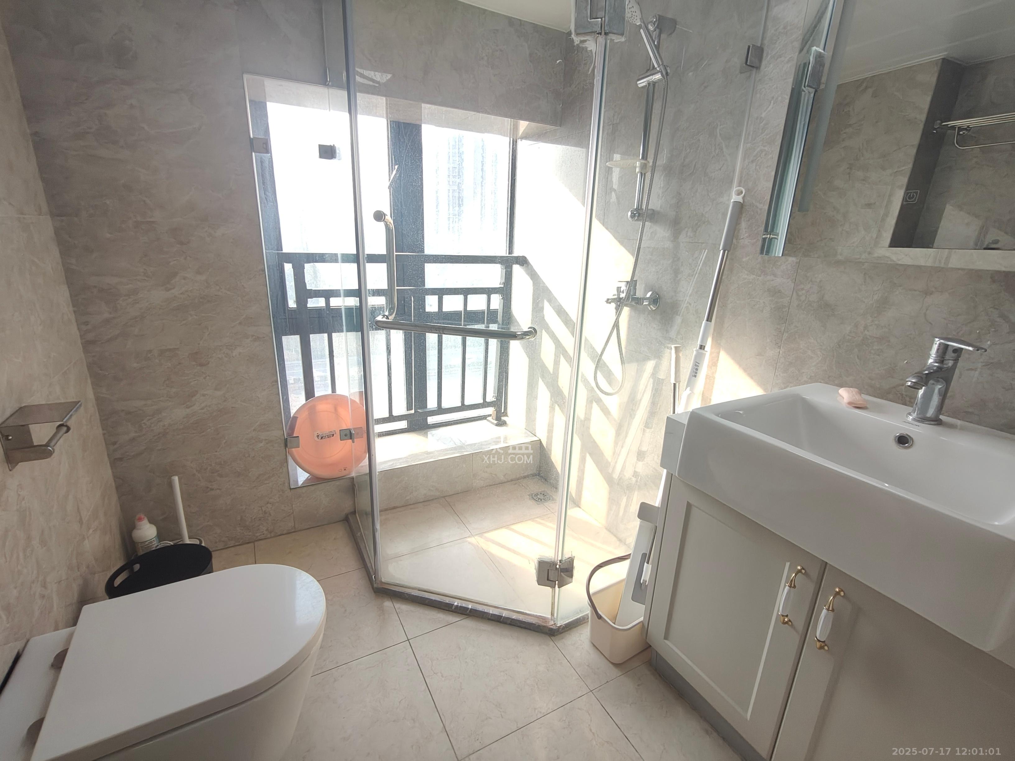 梦想新天地 3室2厅1卫 2200.0元/月 梦想新天地 3室2厅1卫 2200.0元/月室内图