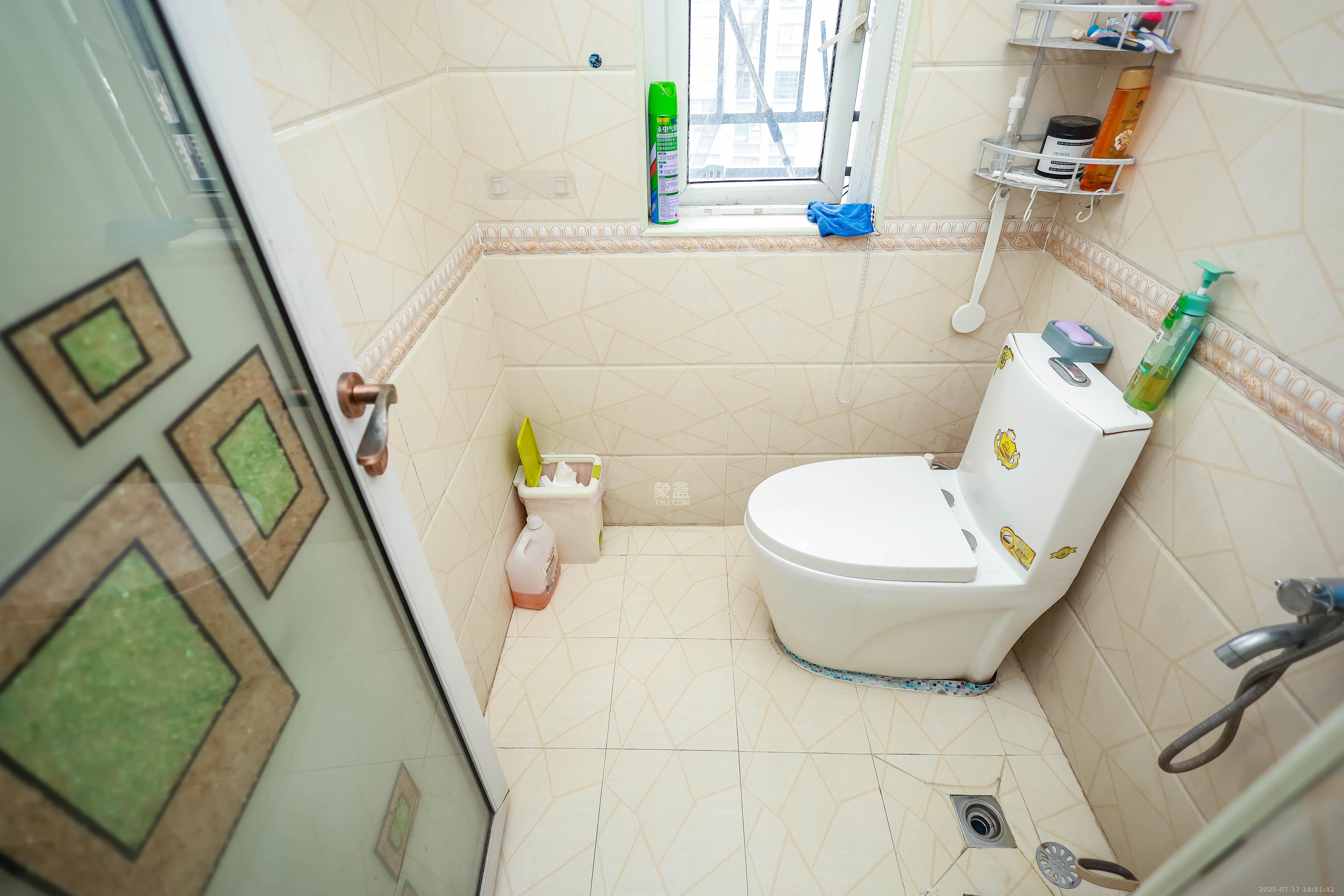 天麓尚层  3室2厅2卫    69.9万 天麓尚层  3室2厅2卫    69.9万卫生间