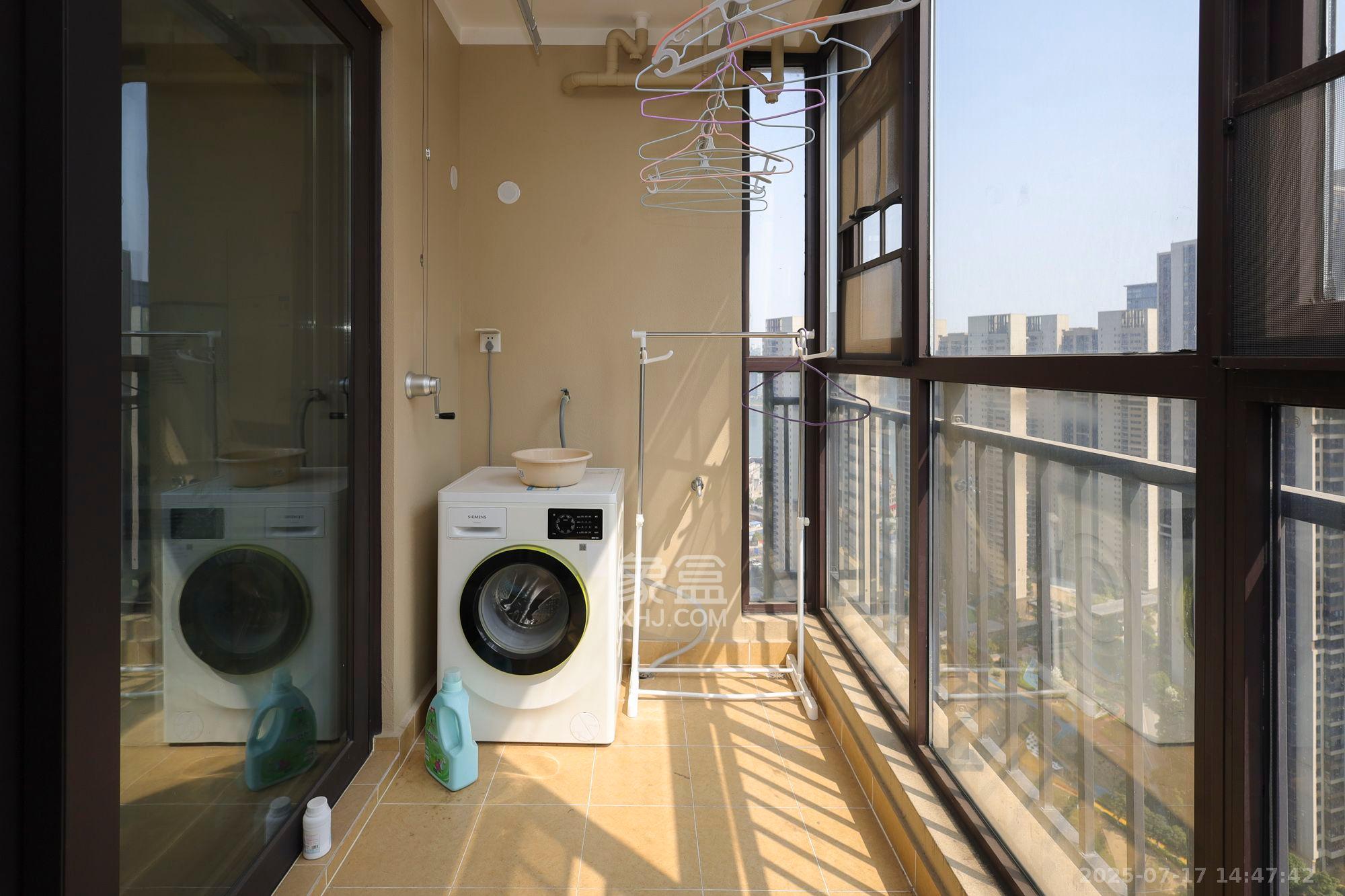 万科里金域国际  3室2厅2卫   3500.00元/月室内图