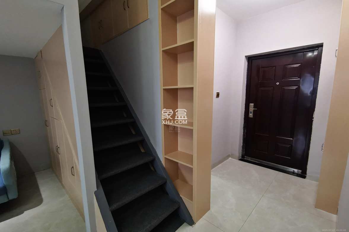 白金汉宫 1室1厅1卫 1400.0元/月 白金汉宫 1室1厅1卫 1400.0元/月室内图