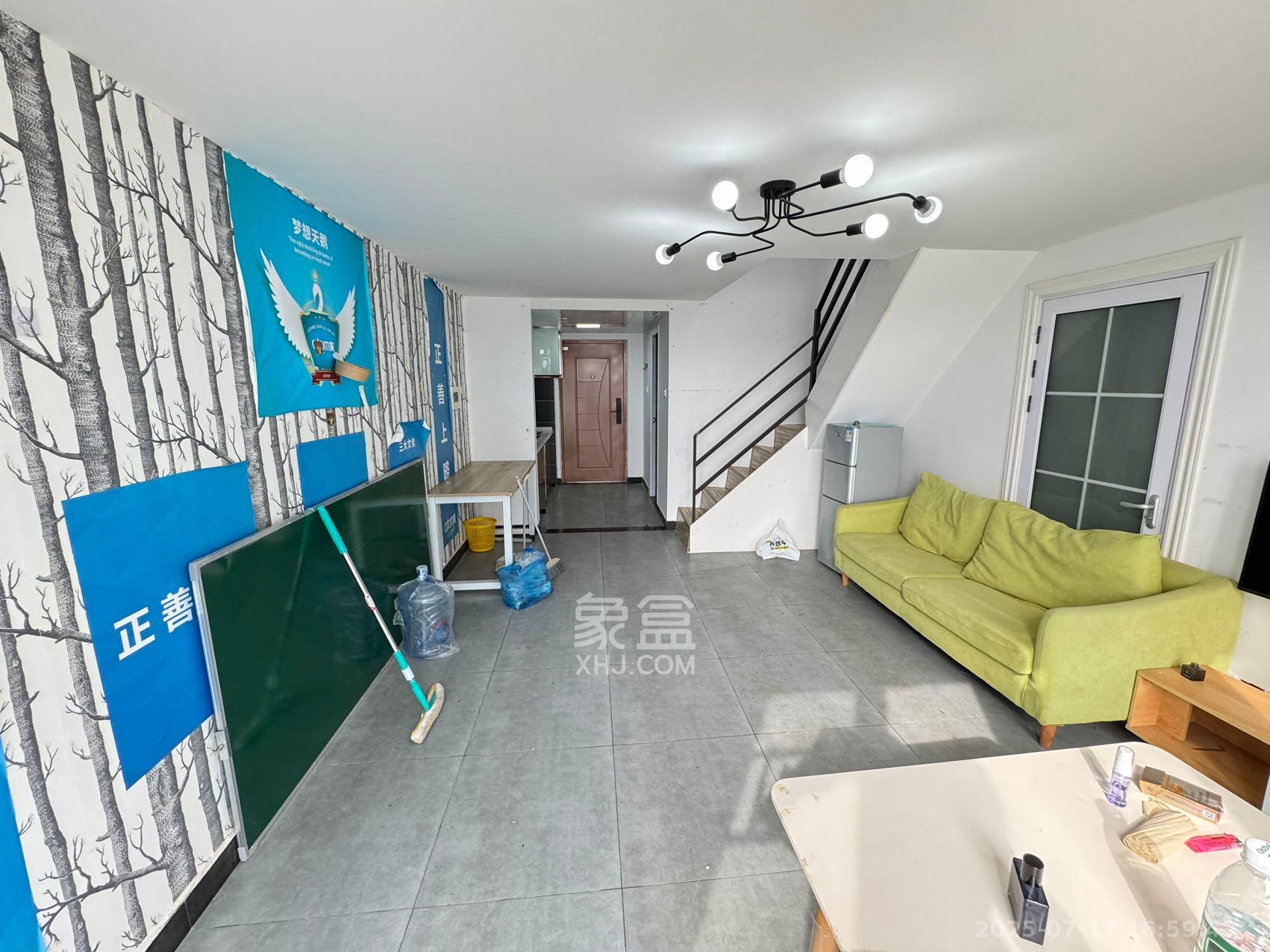 洋湖时代  1室1厅1卫    1500.0元/月 洋湖时代  1室1厅1卫    1500.0元/月室内图