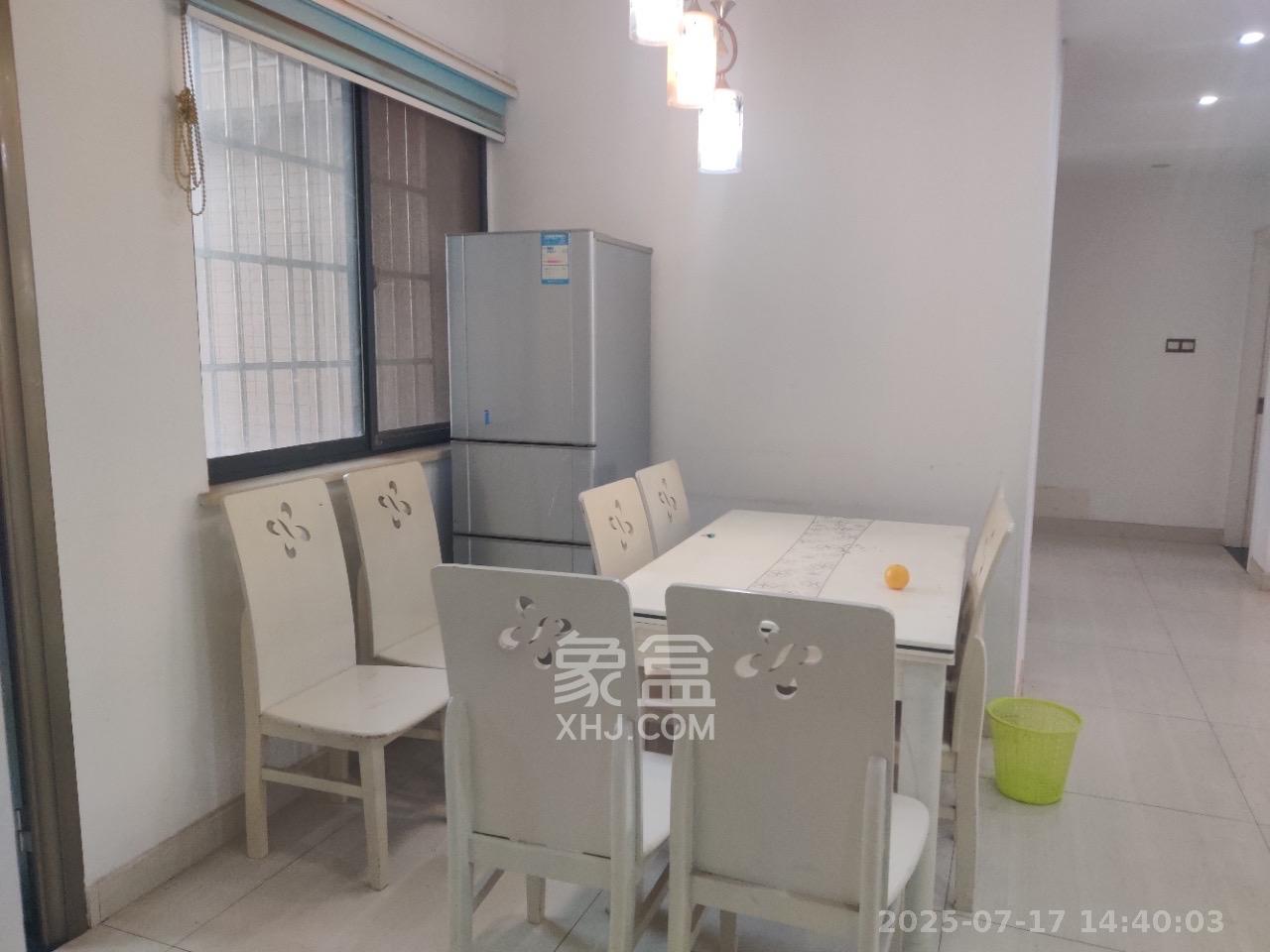 优山美地  1室2厅1卫   2300.00元/月室内图