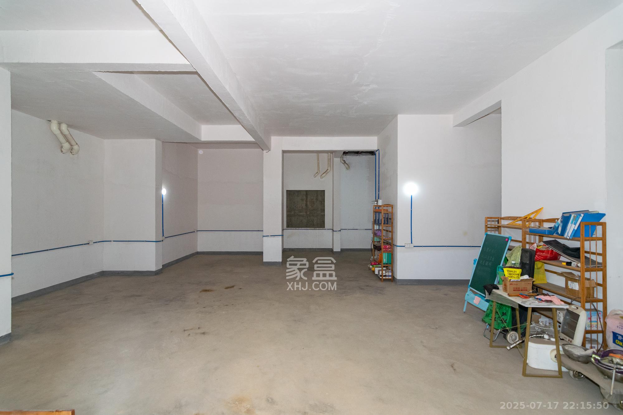 荣盛岳麓峰景 6室2厅3卫 128.8万 荣盛岳麓峰景 6室2厅3卫 128.8万其他