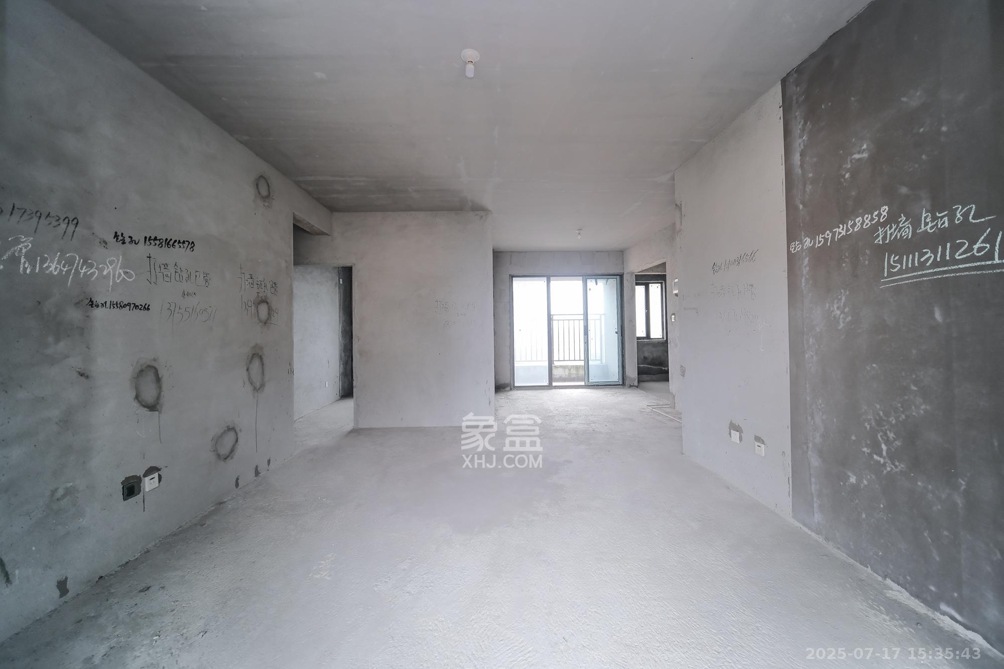 星雅美辰  4室2厅2卫    112.0万 星雅美辰  4室2厅2卫    112.0万客厅