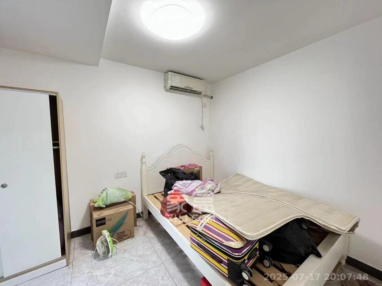 荣升家园（湘江熙岸）  5室2厅1卫   3500.00元/月室内图