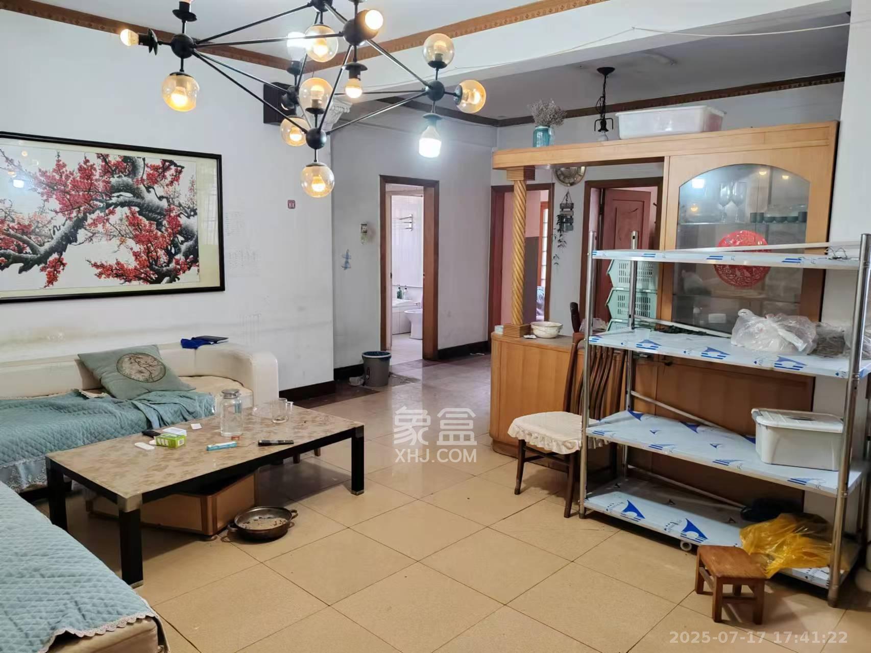 富华大厦 2室2厅1卫 2400.0元/月 富华大厦 2室2厅1卫 2400.0元/月室内图