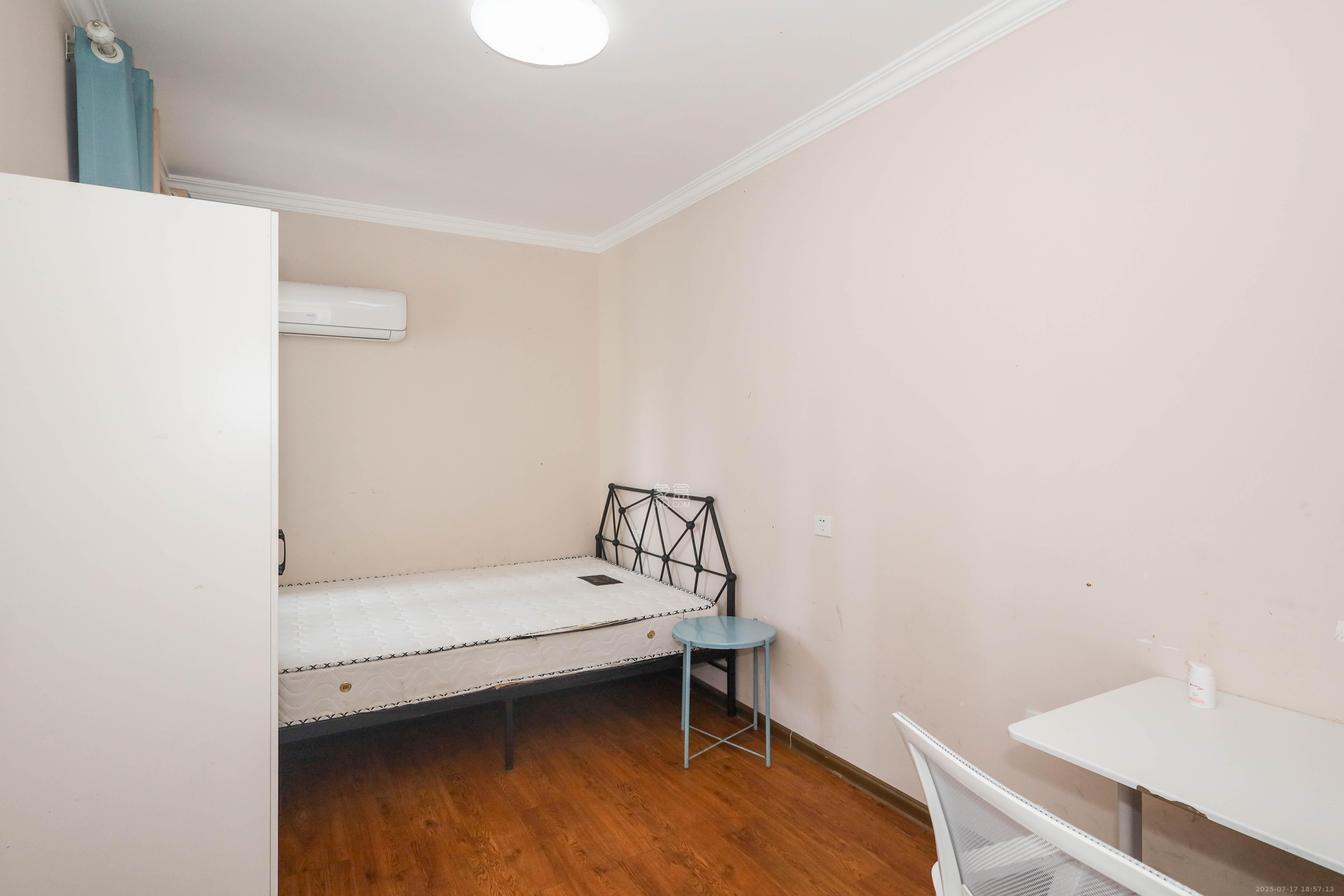 中国铁建梅溪青秀二期 3室2厅2卫 115.0万 中国铁建梅溪青秀二期 3室2厅2卫 115.0万卧室