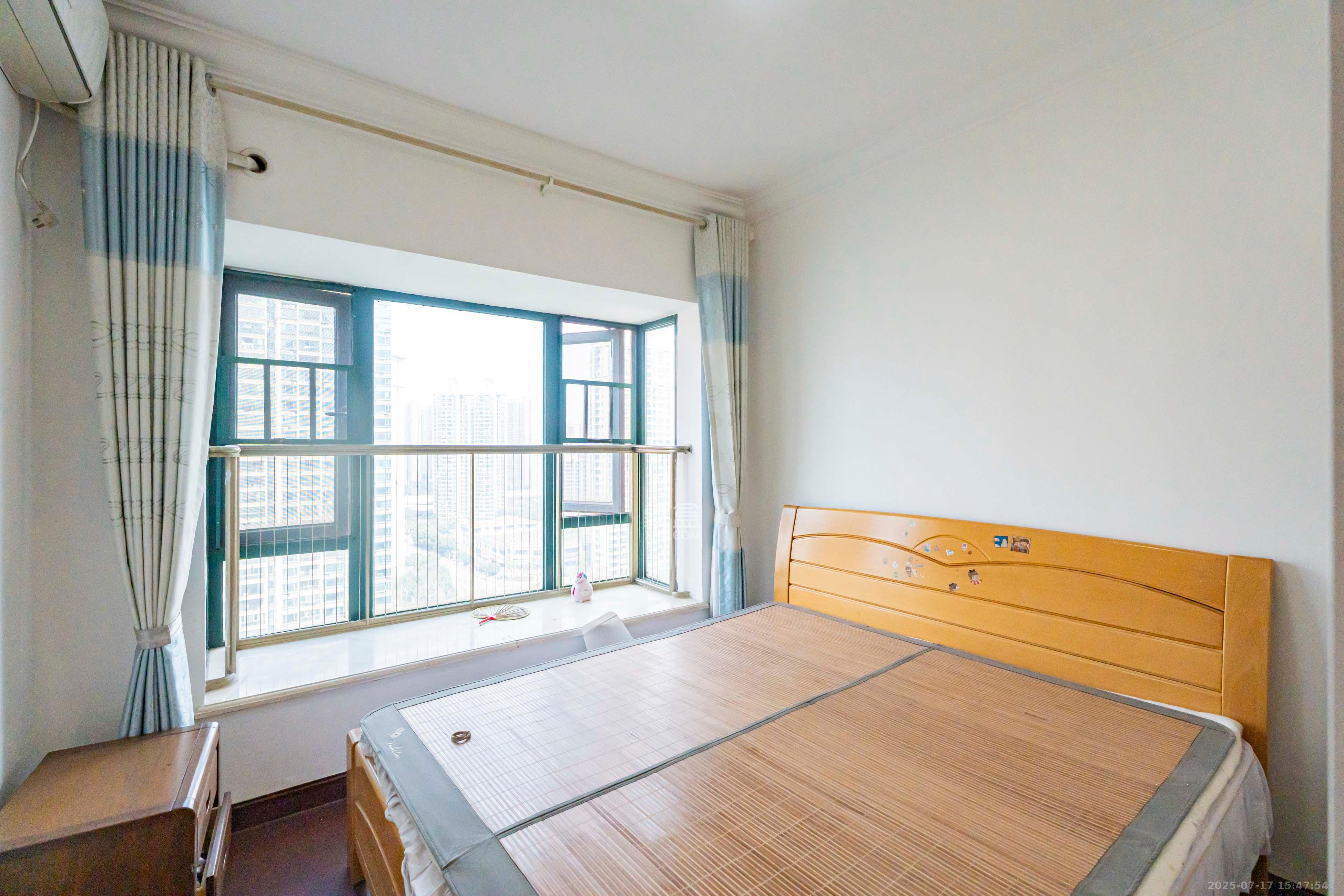 恒大雅苑  3室2厅2卫   2800.00元/月室内图