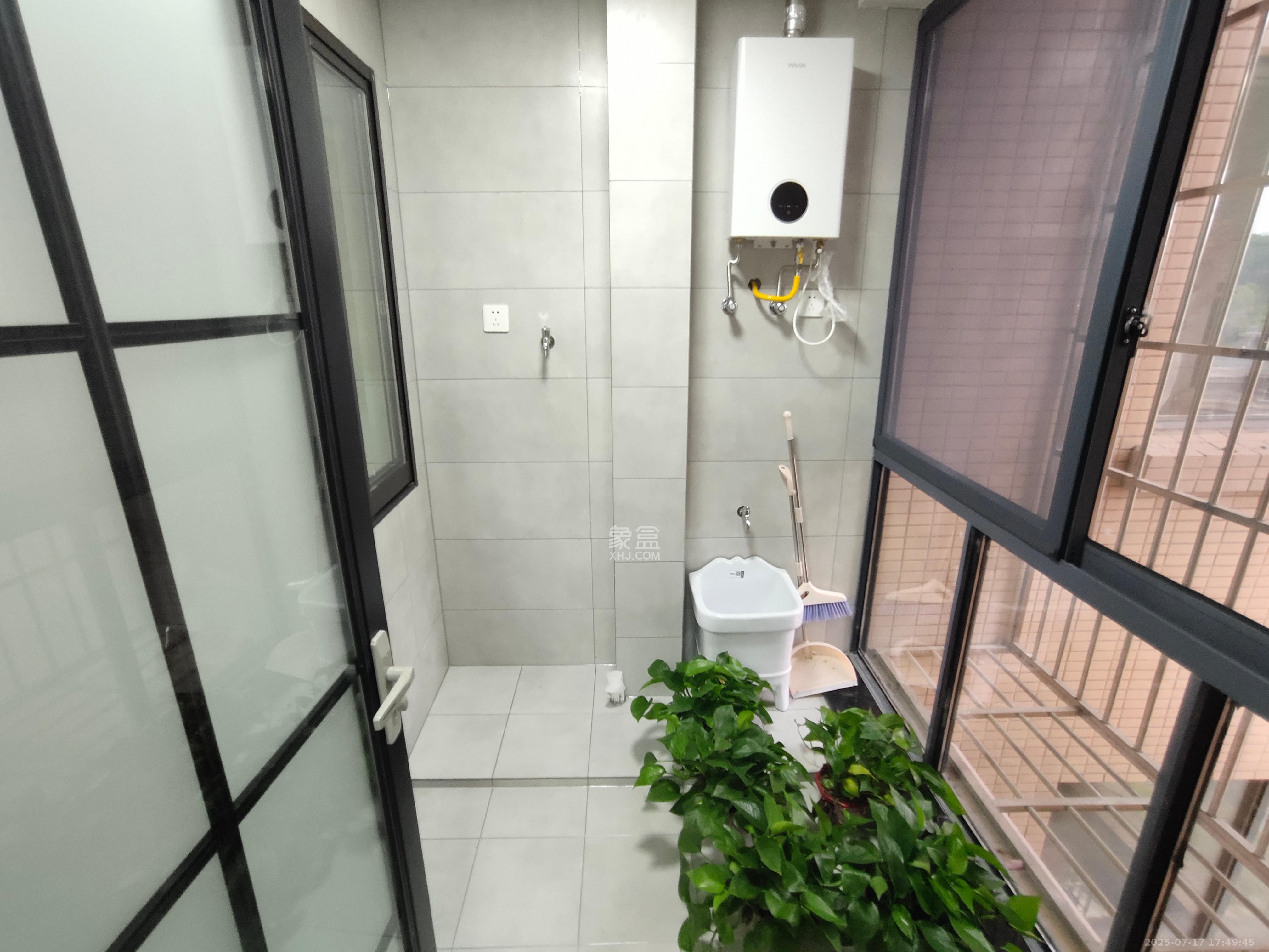 中城丽景香山园  4室2厅2卫   3200.00元/月室内图