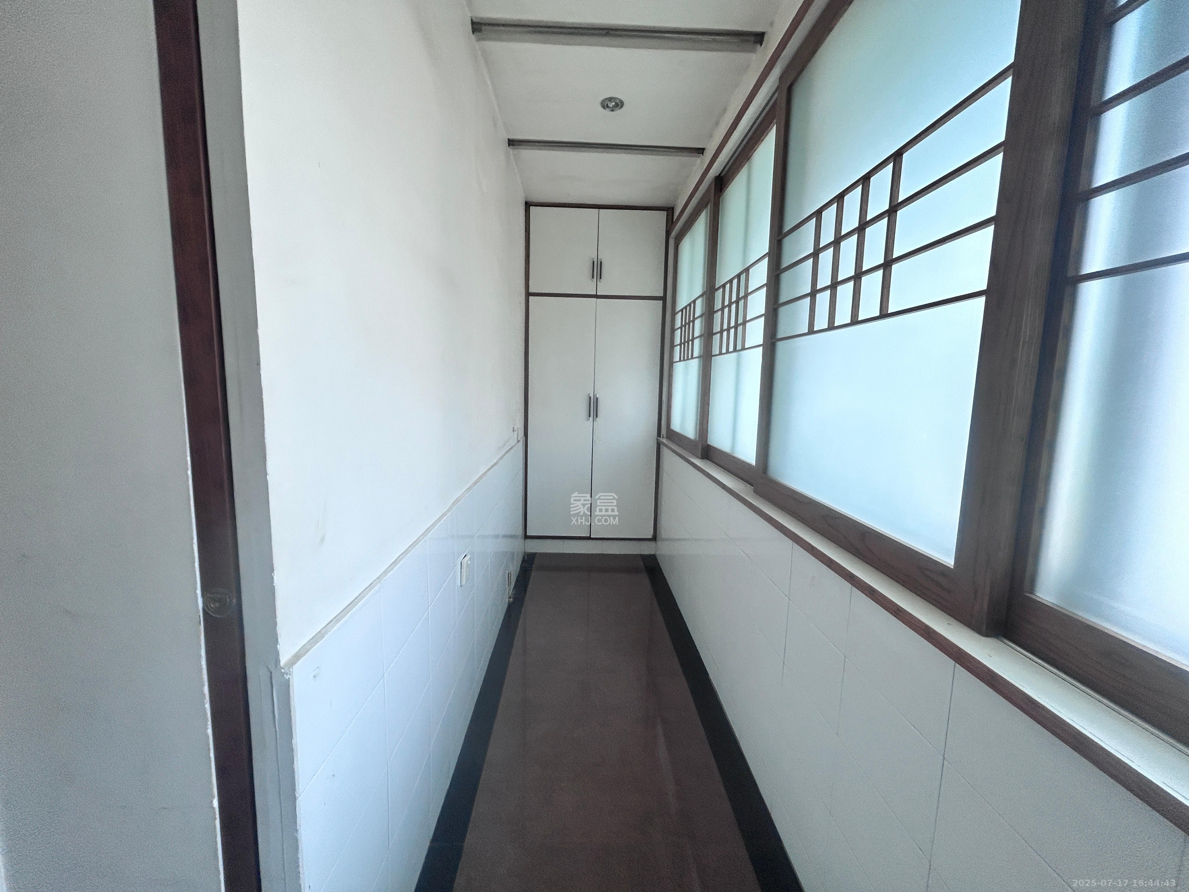坪塘路散盘  4室2厅2卫   1600.00元/月室内图