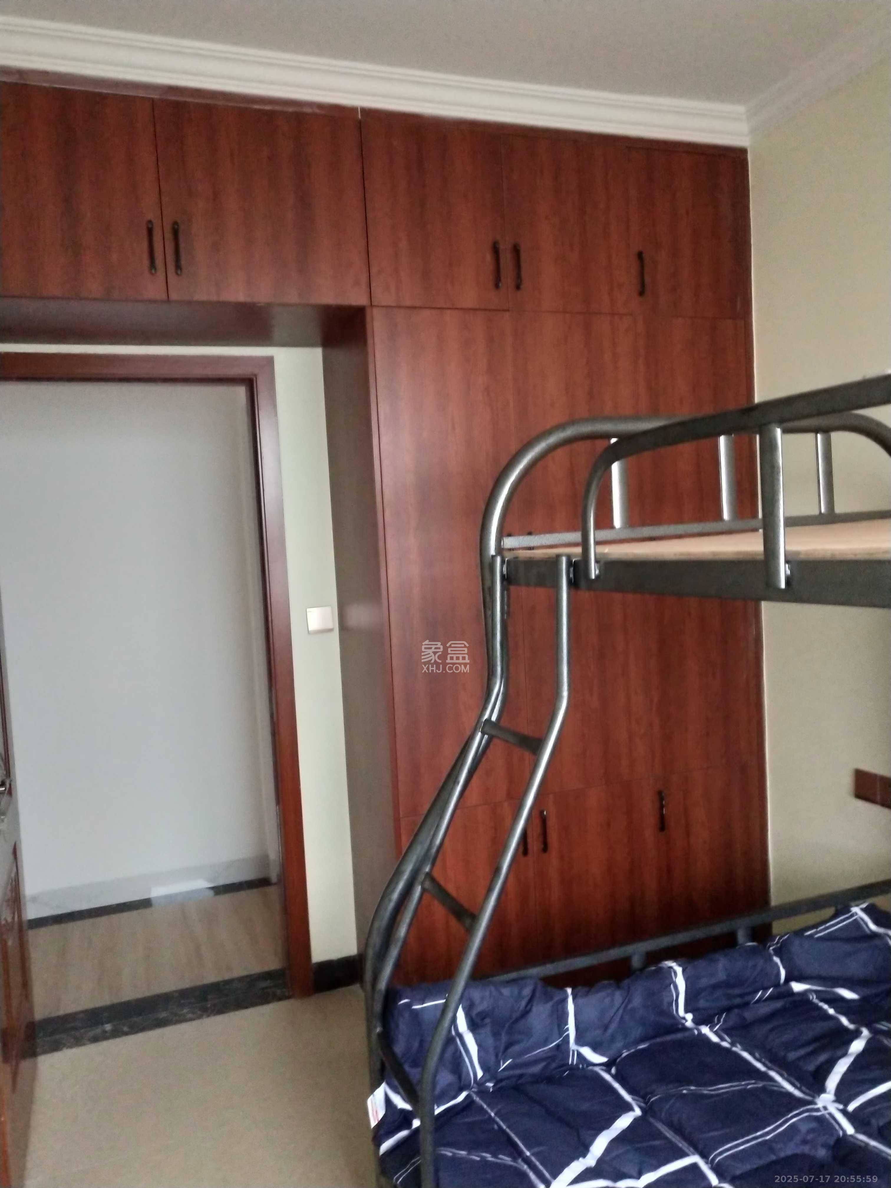 乾源国际  3室2厅2卫    2000.0元/月 乾源国际  3室2厅2卫    2000.0元/月室内图