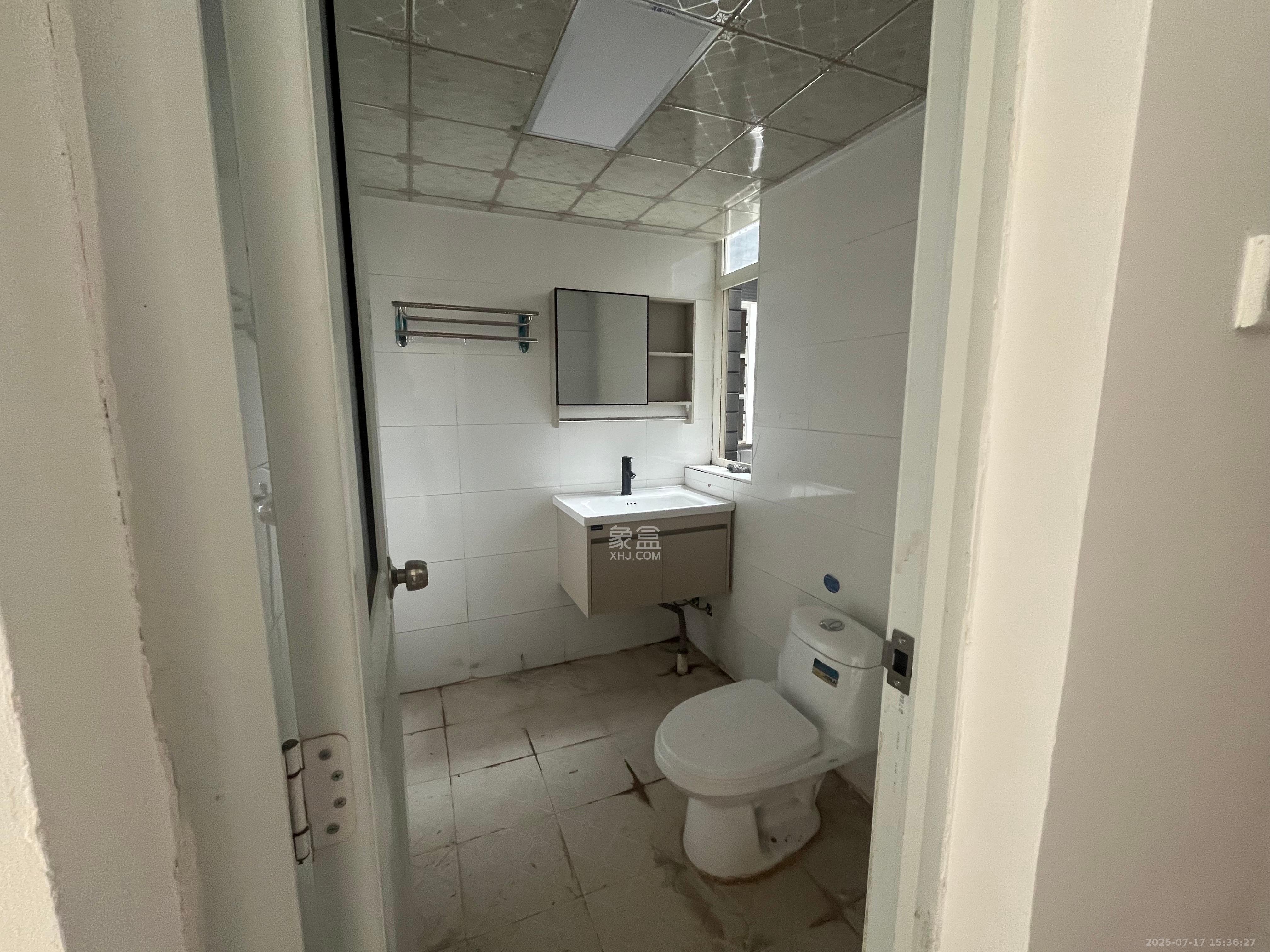 生活艺术城 3室2厅2卫 2300.0元/月 生活艺术城 3室2厅2卫 2300.0元/月室内图