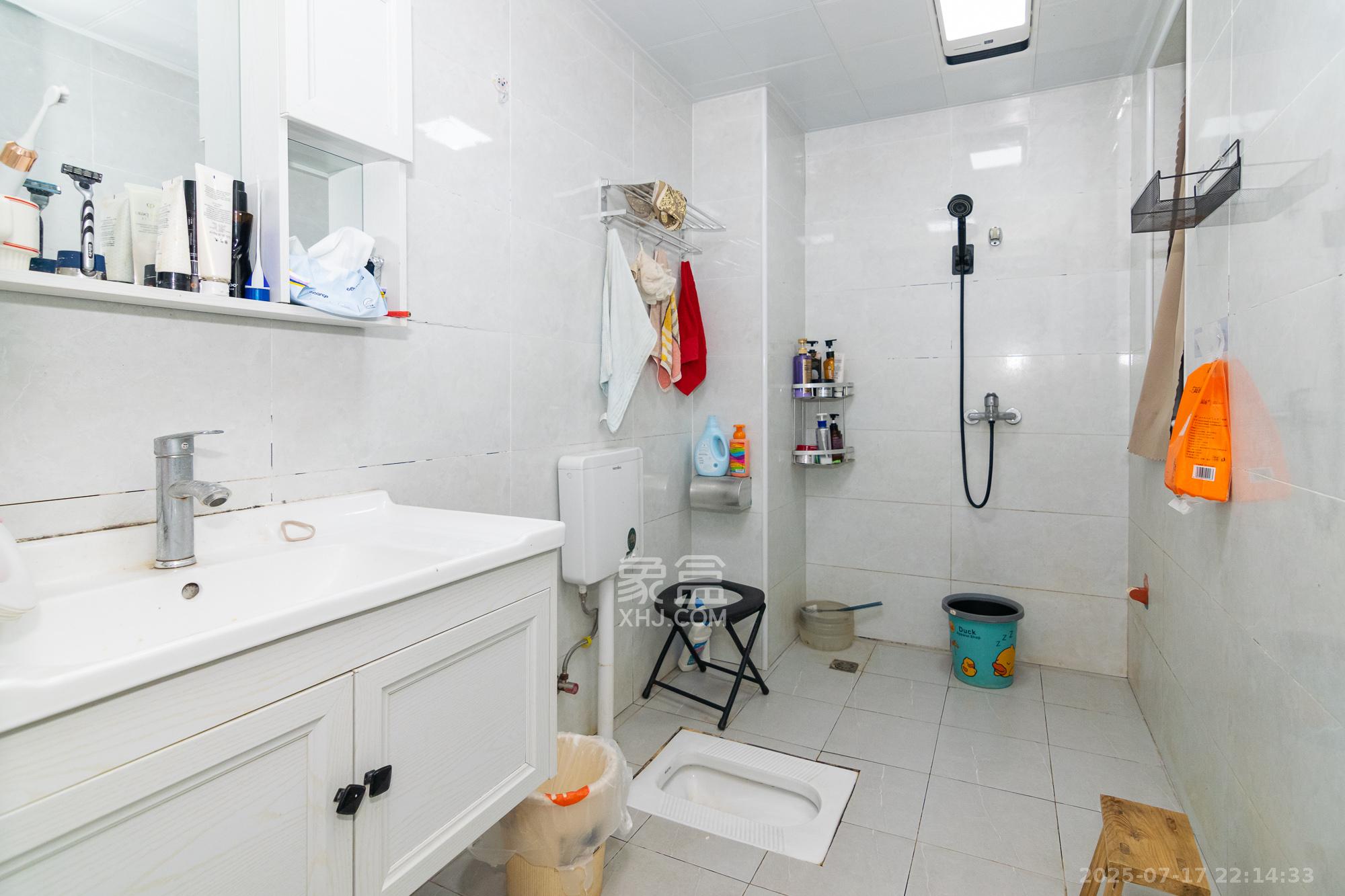 美的翰城  3室2厅2卫    60.0万卫生间