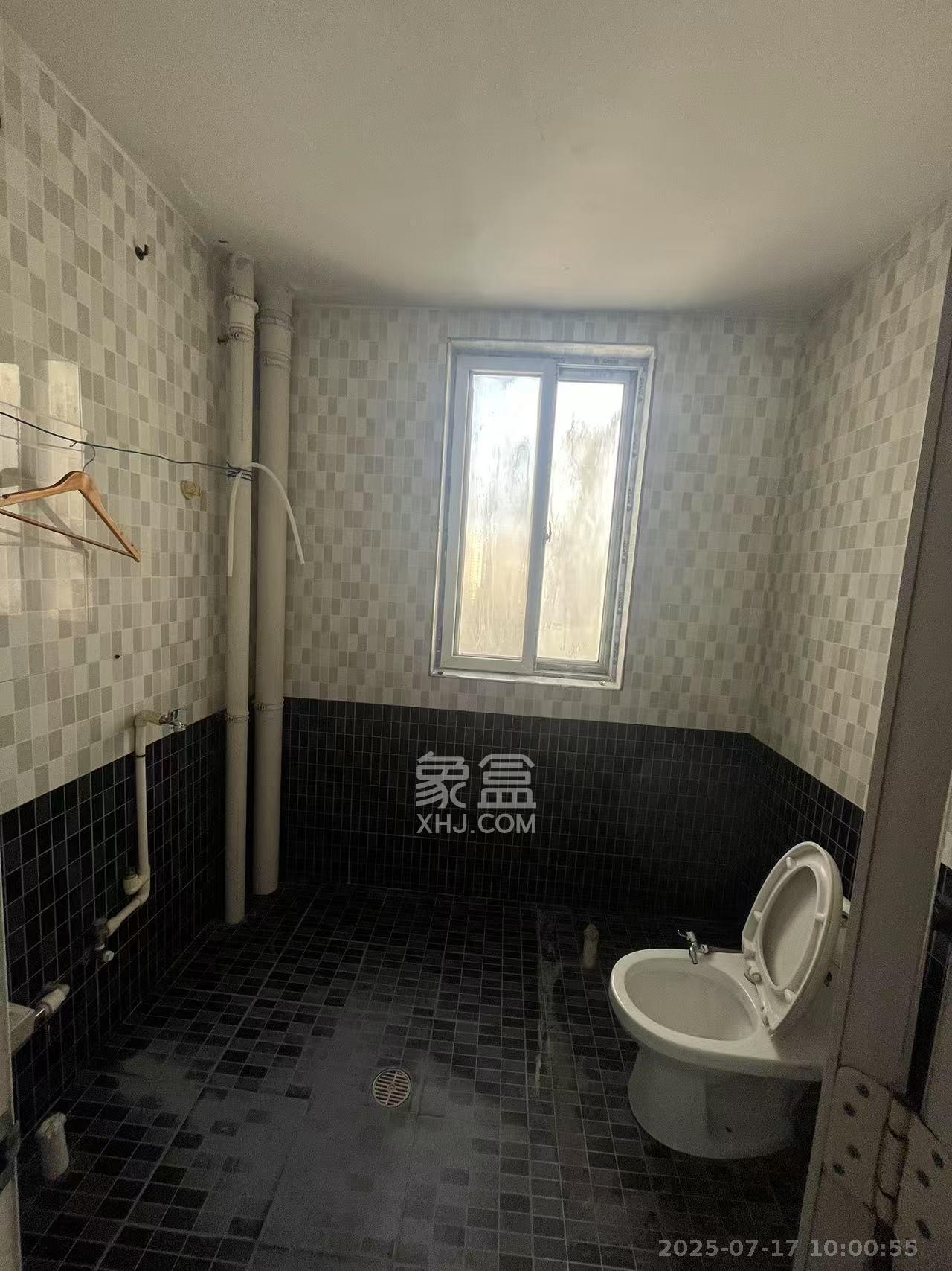 友谊嘉园  4室2厅1卫    3000.0元/月 友谊嘉园  4室2厅1卫    3000.0元/月室内图