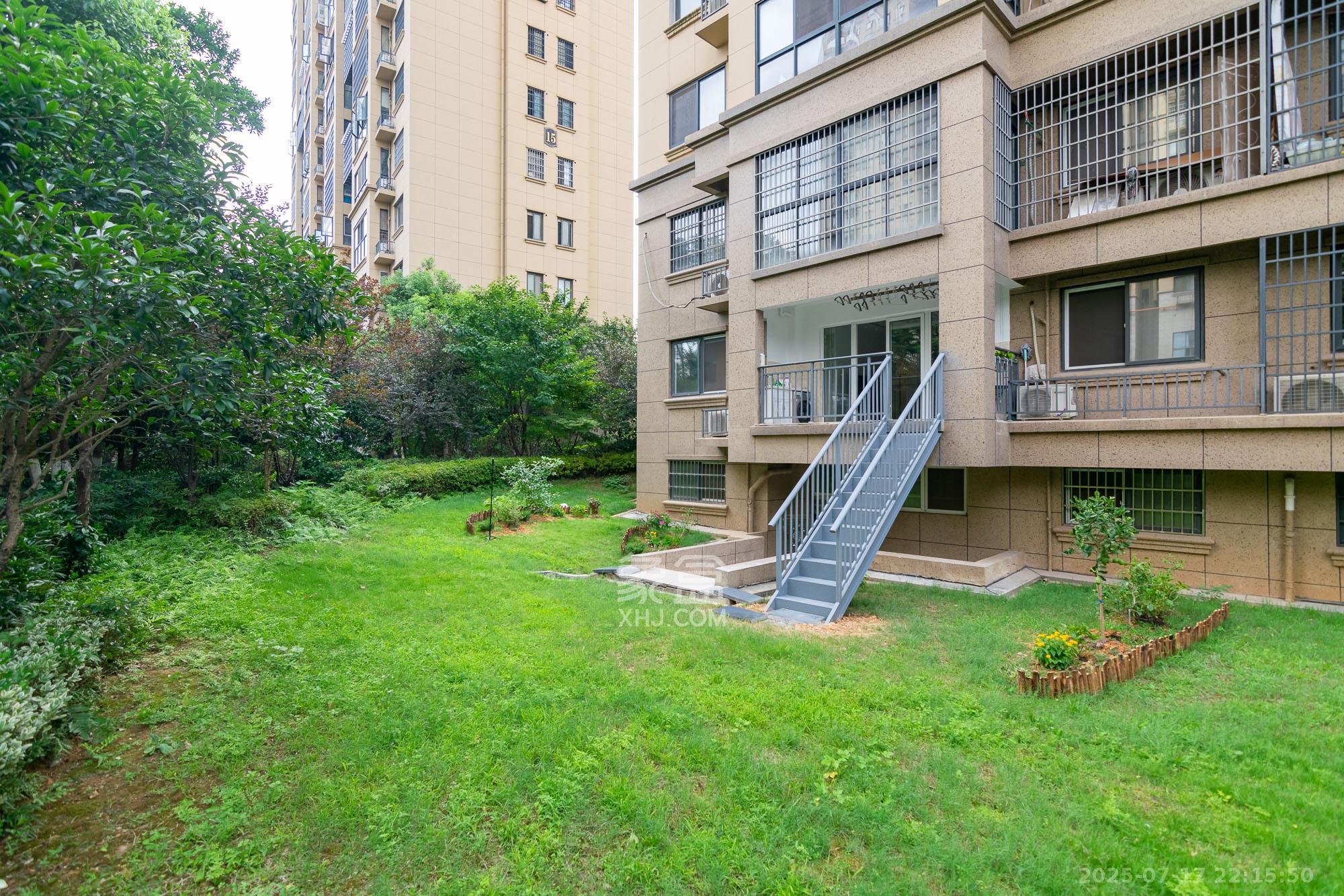 荣盛岳麓峰景 6室2厅3卫 128.8万 荣盛岳麓峰景 6室2厅3卫 128.8万其他