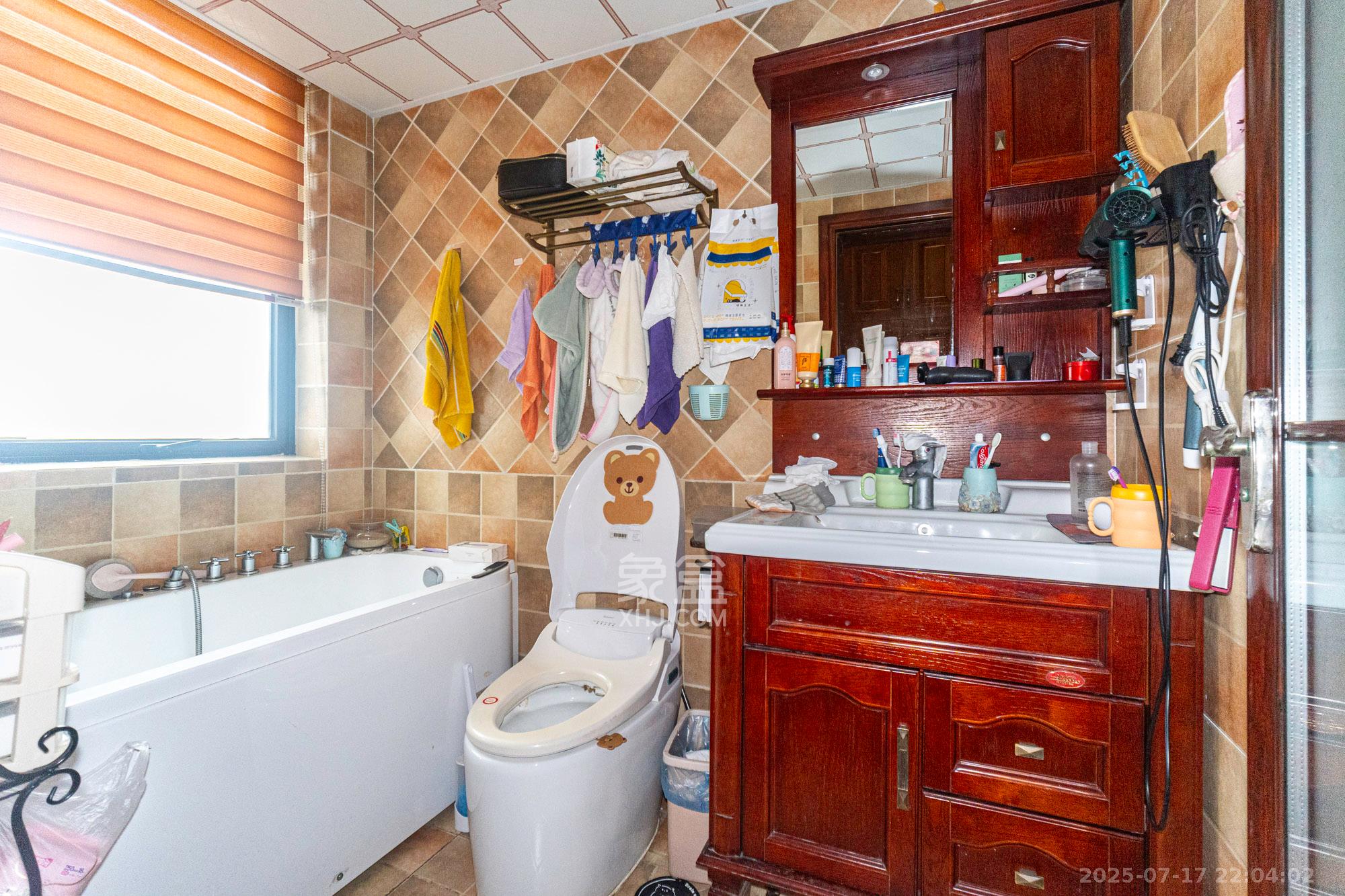 国泰九龙湾 4室2厅2卫 125.8万 国泰九龙湾 4室2厅2卫 125.8万卫生间