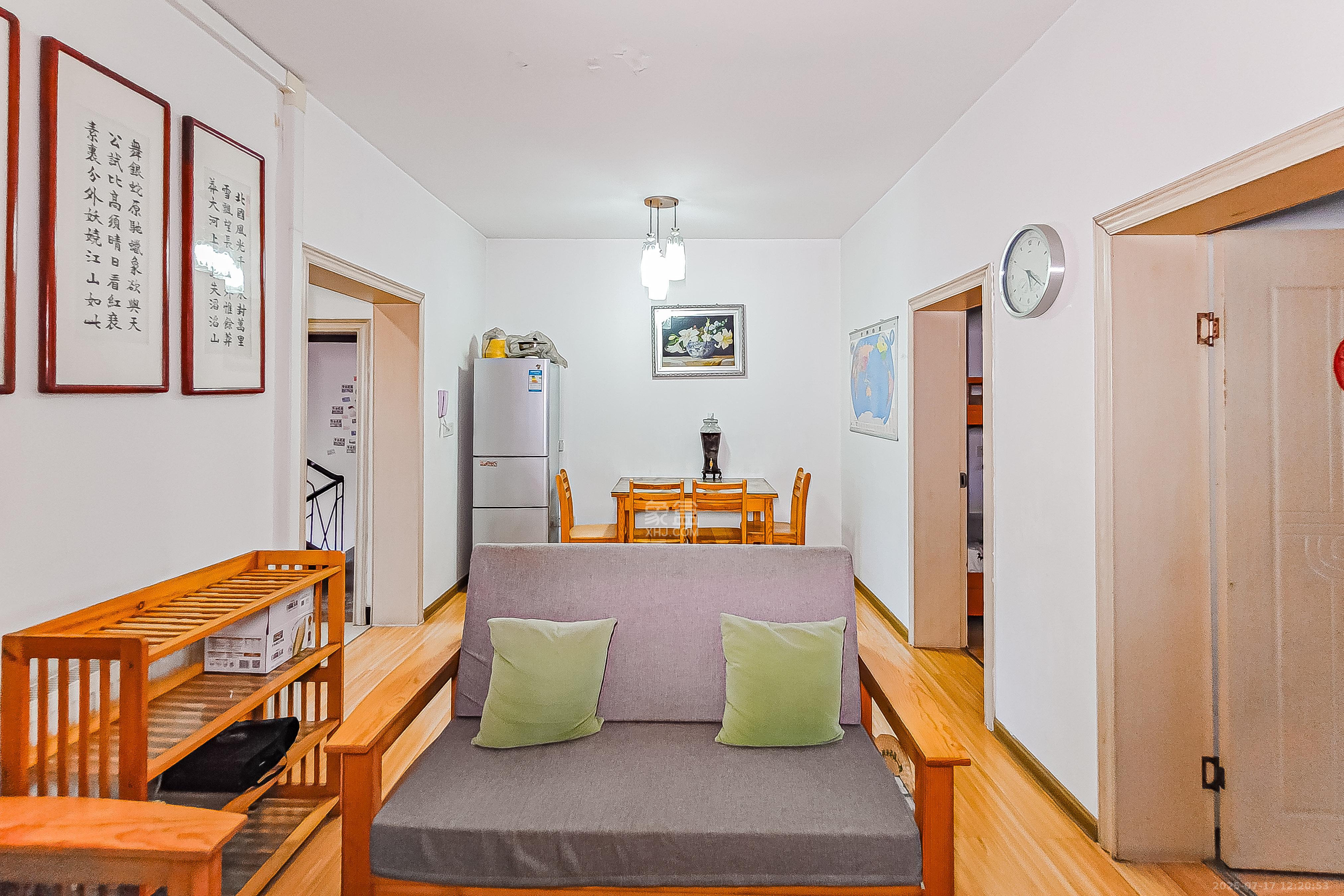 省水院宿舍  2室1厅1卫    75.0万客厅