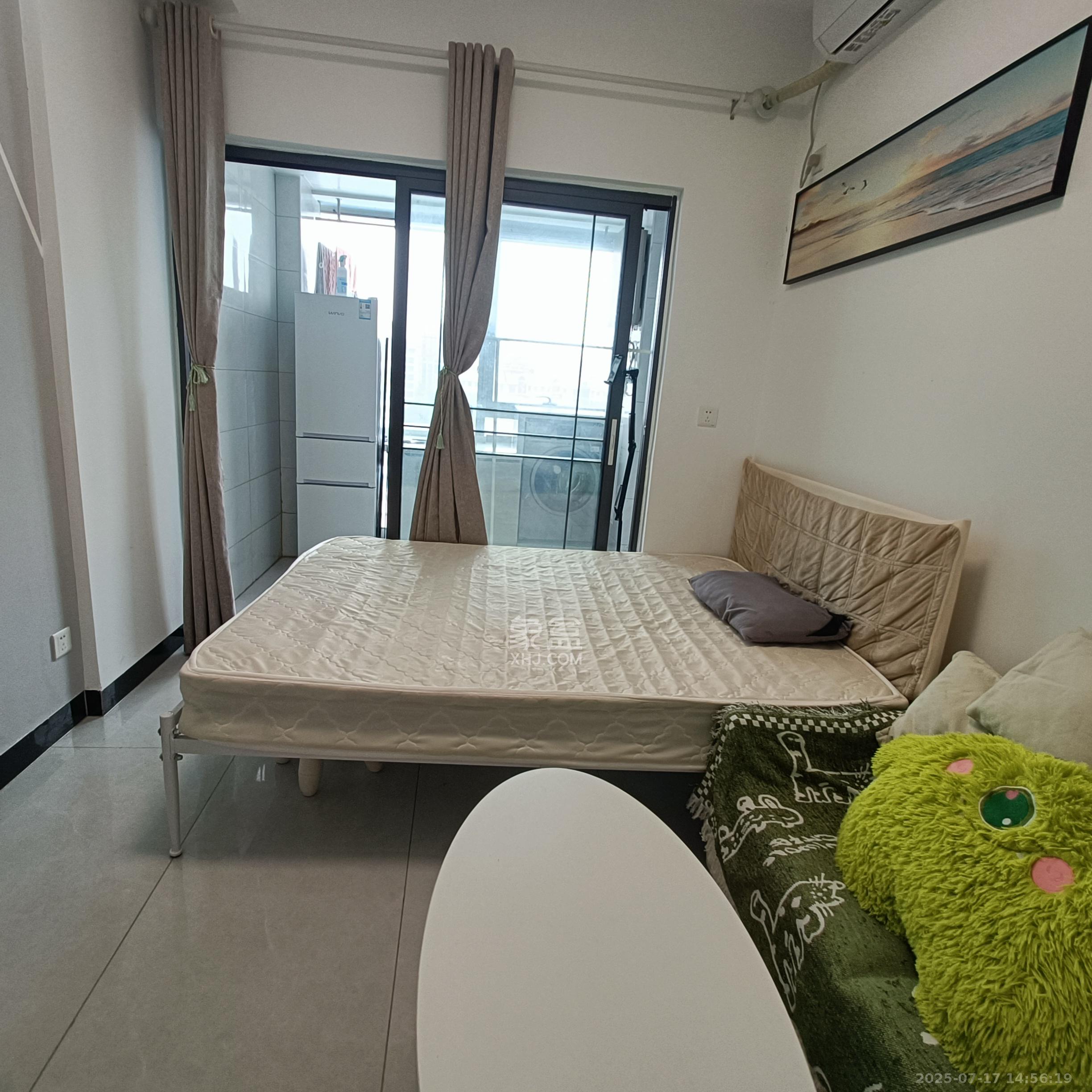 卓越伊景寓  1室0厅0卫    1500.0元/月