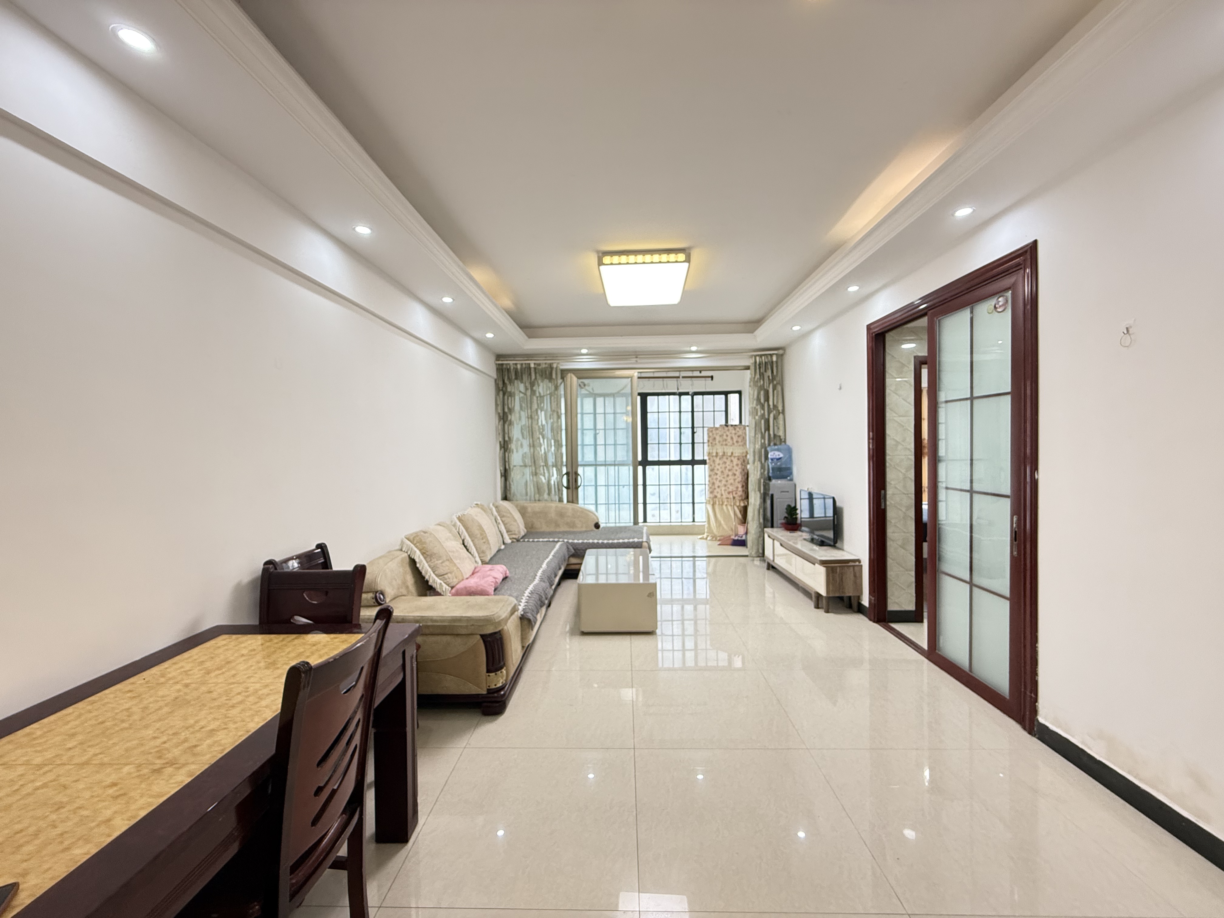 逸臣广场 2室2厅1卫 1500.0元/月 逸臣广场 2室2厅1卫 1500.0元/月室内图