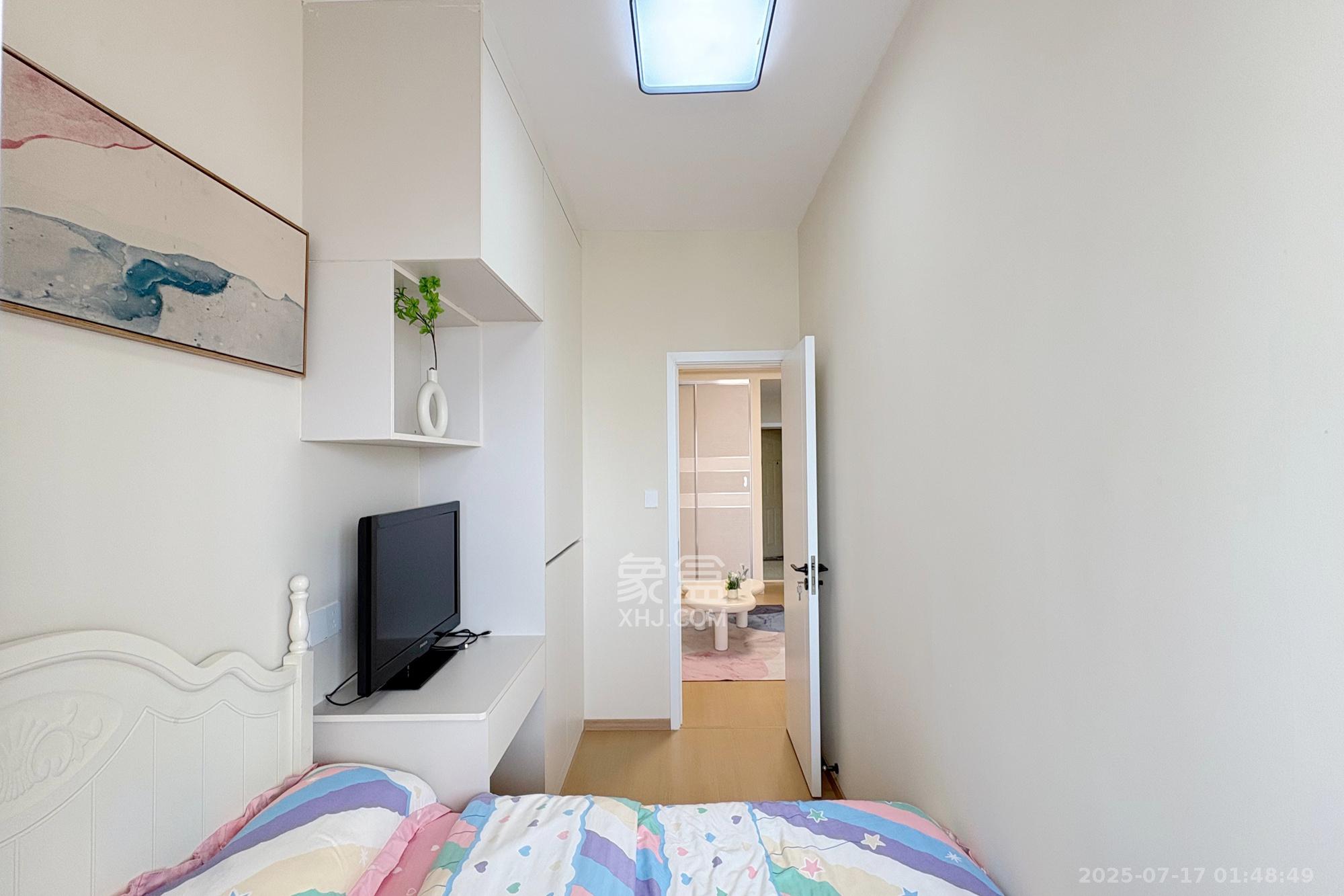 日出东方 2室1厅1卫 49.8万 日出东方 2室1厅1卫 49.8万卧室