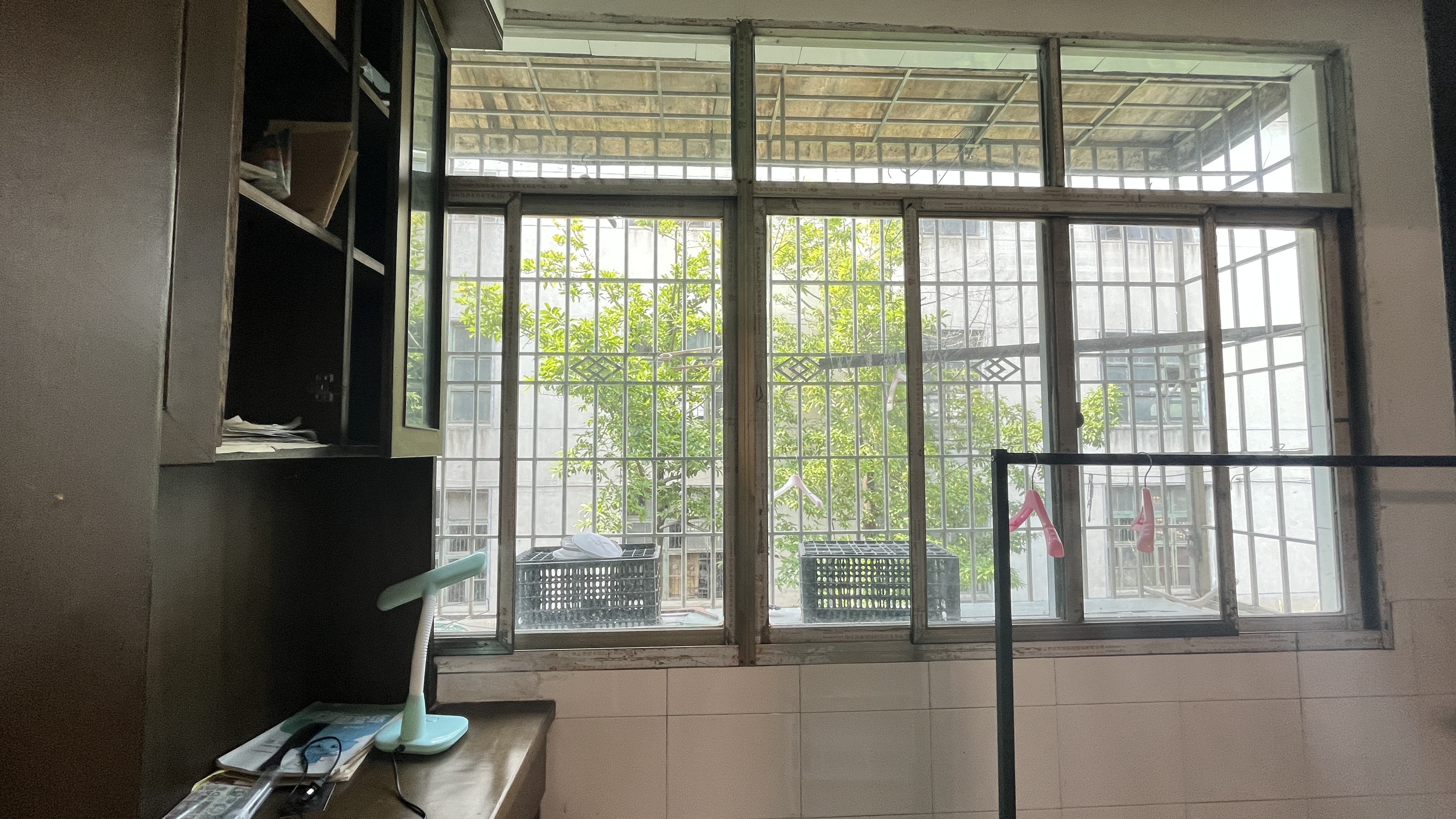 茶园小区 3室2厅1卫 800.0元/月 茶园小区 3室2厅1卫 800.0元/月室内图