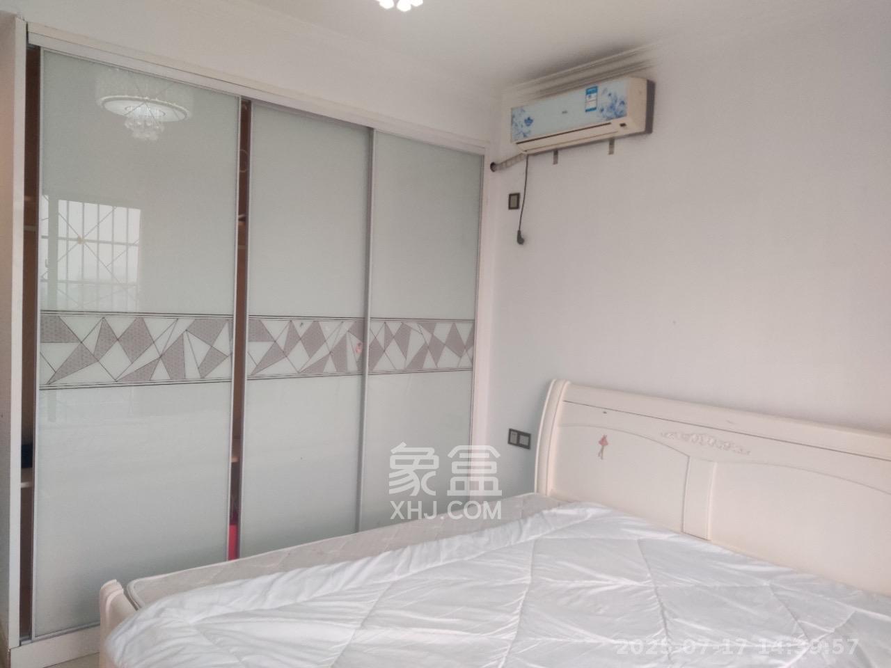 优山美地  1室2厅1卫   2300.00元/月室内图